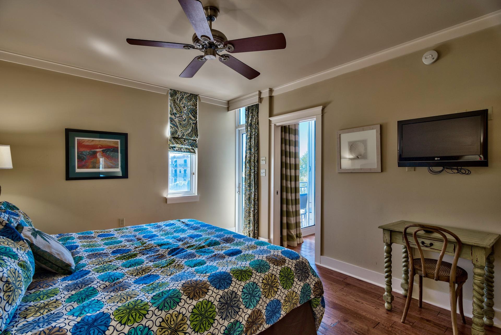 SIX PALMS - Residential