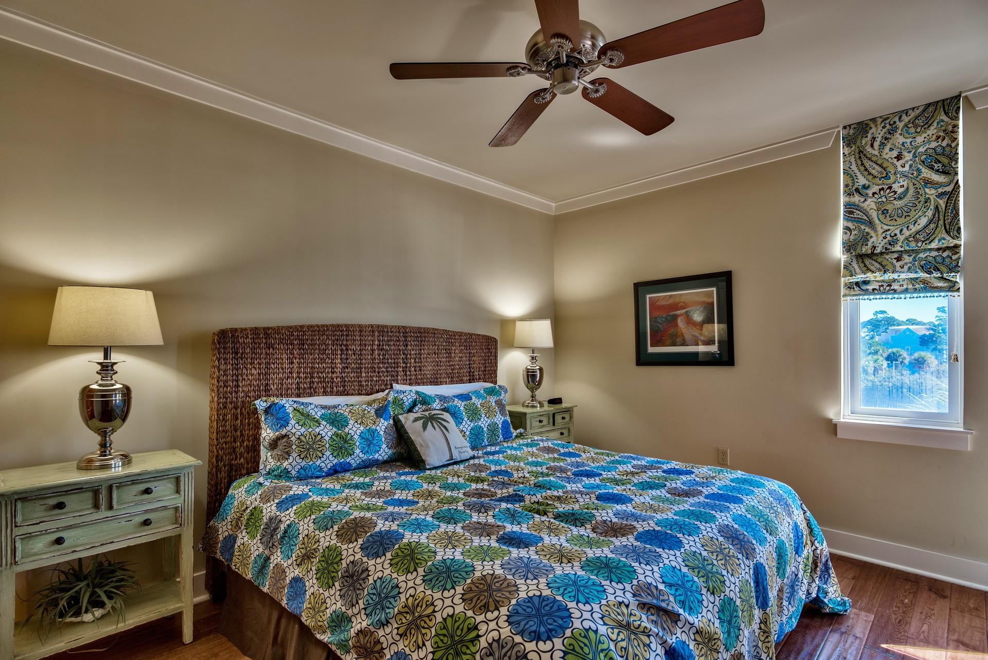 SIX PALMS - Residential