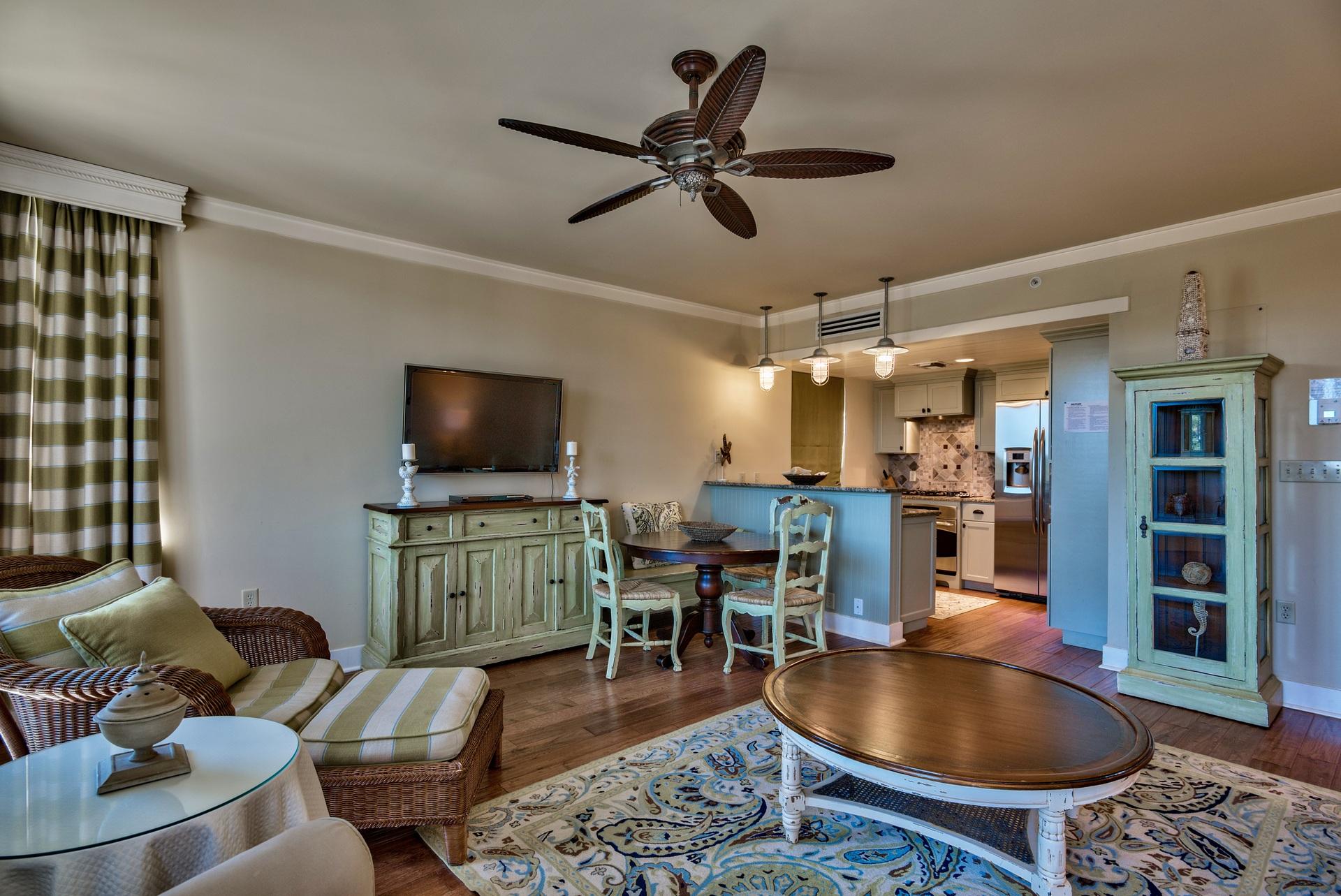 SIX PALMS - Residential