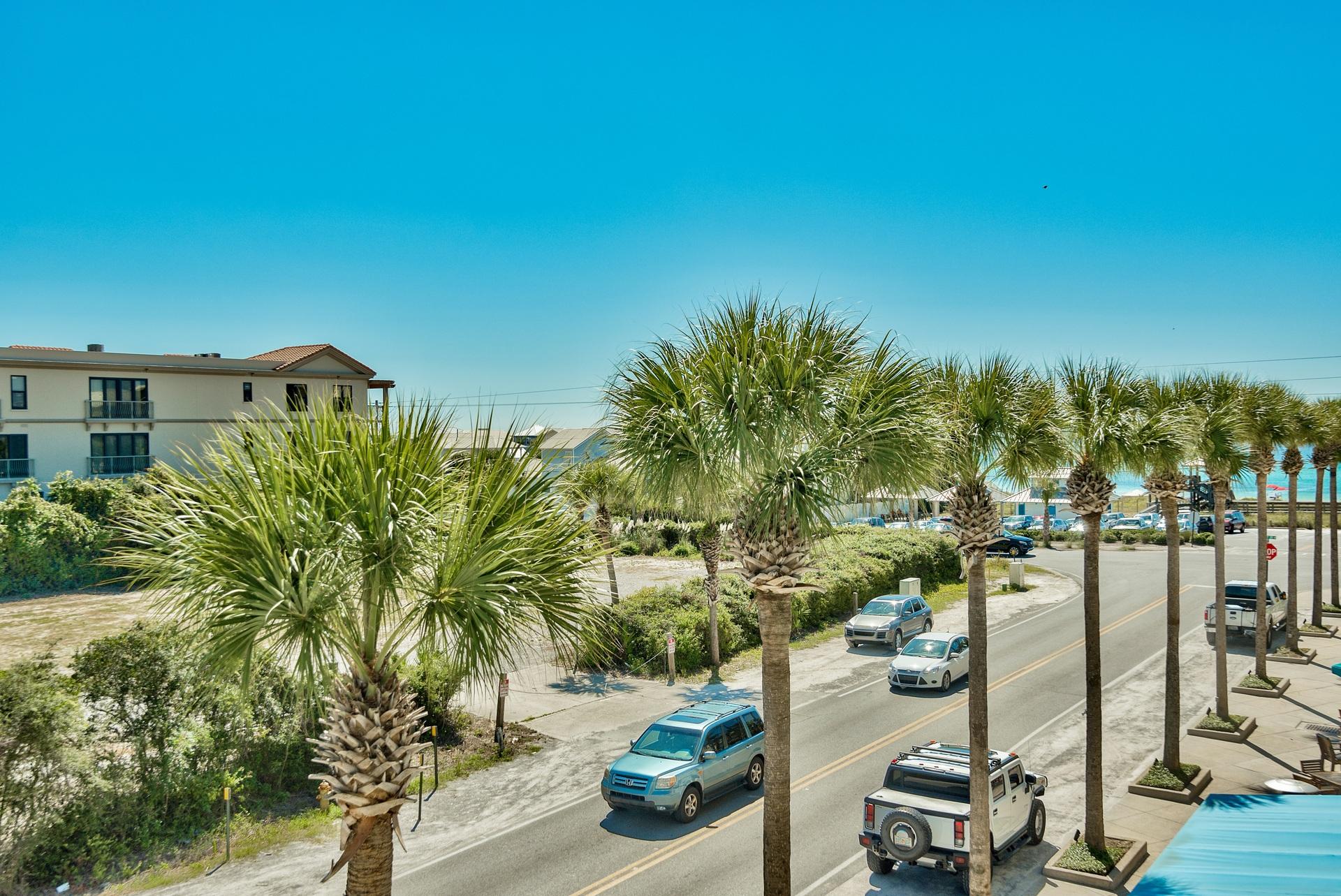 SIX PALMS - Residential