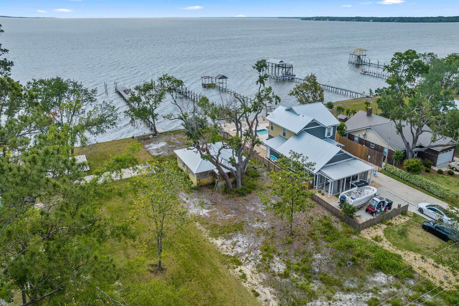 BAY GROVE - Residential