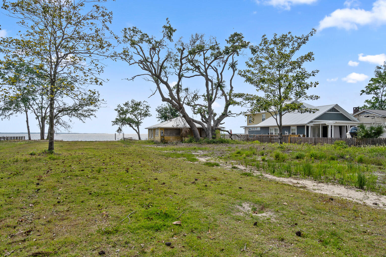 BAY GROVE - Residential