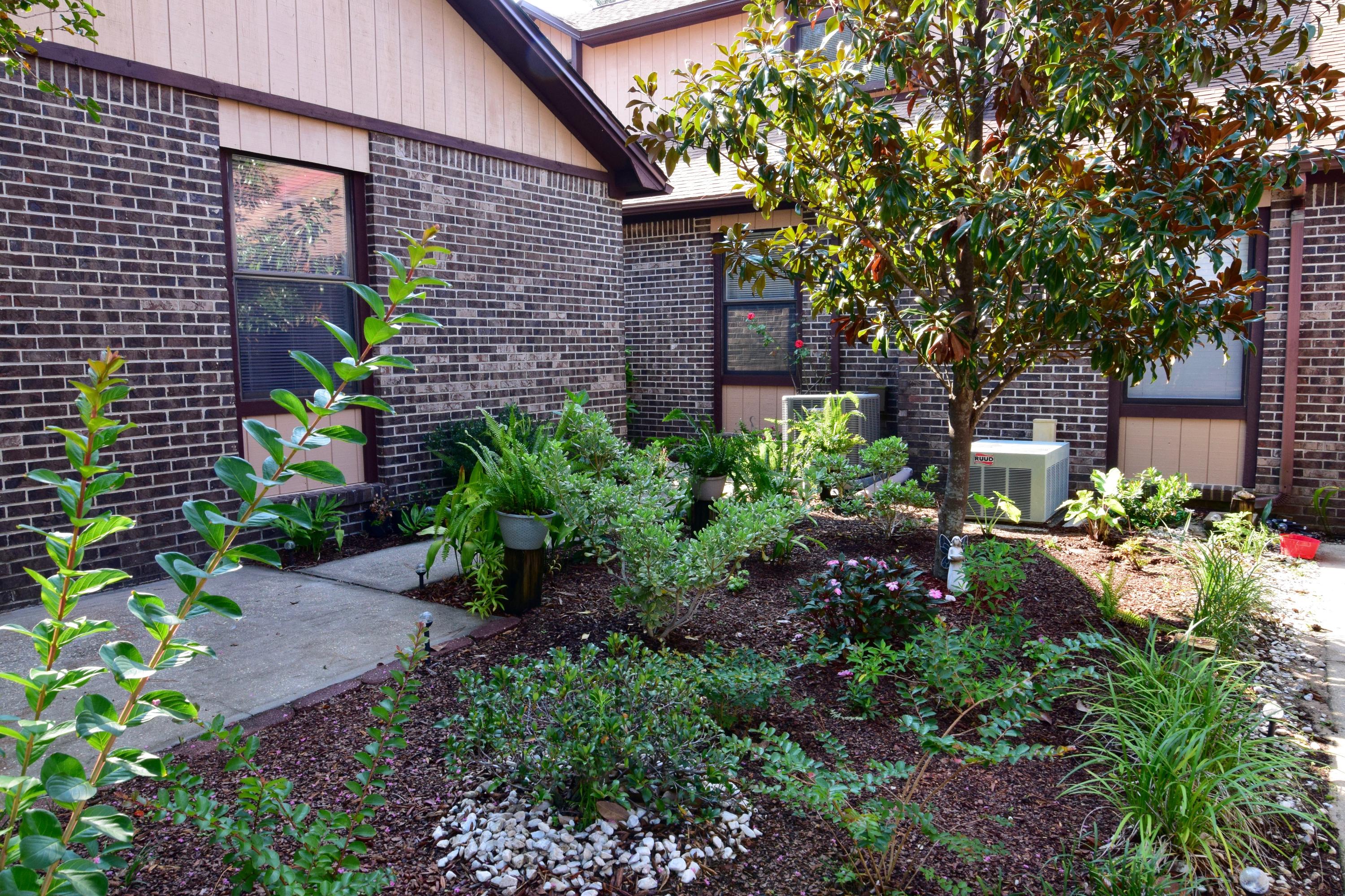 HIDDEN COVE T/H - Residential