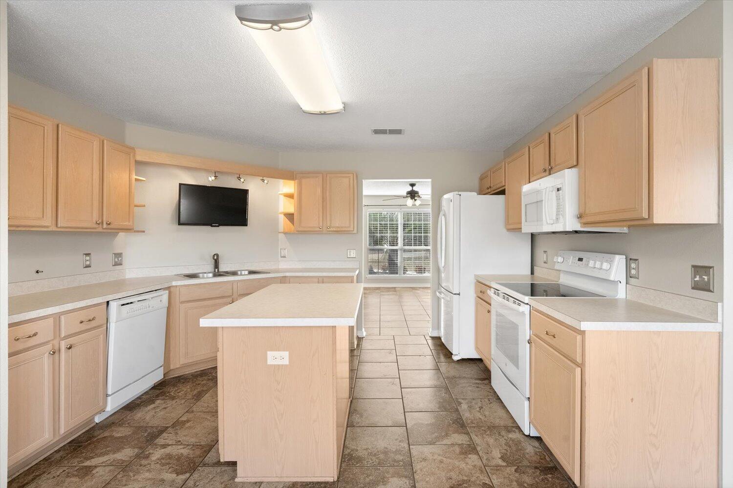 COUNTRYVIEW ESTATES 10TH ADDN - Residential