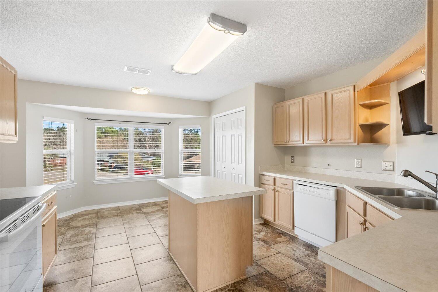 COUNTRYVIEW ESTATES 10TH ADDN - Residential