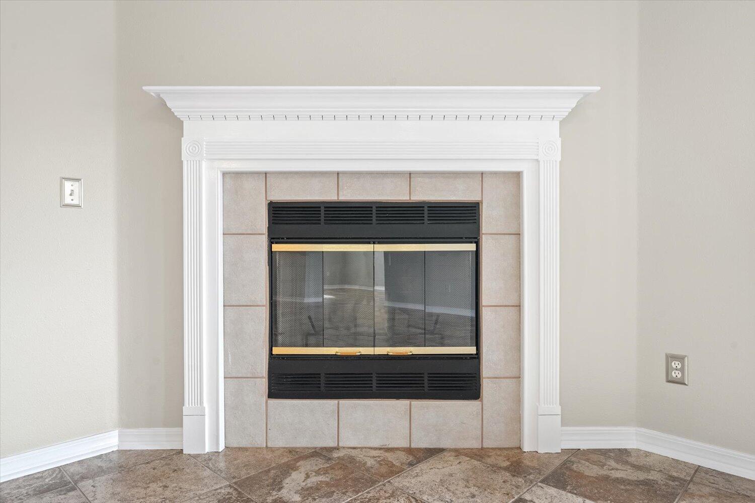 COUNTRYVIEW ESTATES 10TH ADDN - Residential