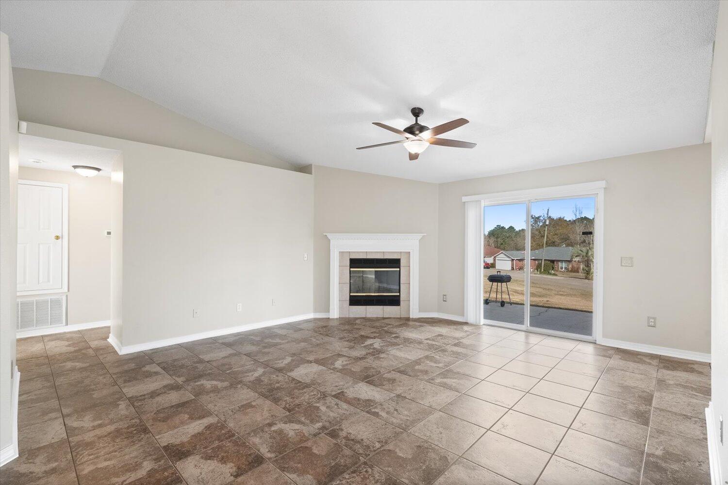 COUNTRYVIEW ESTATES 10TH ADDN - Residential