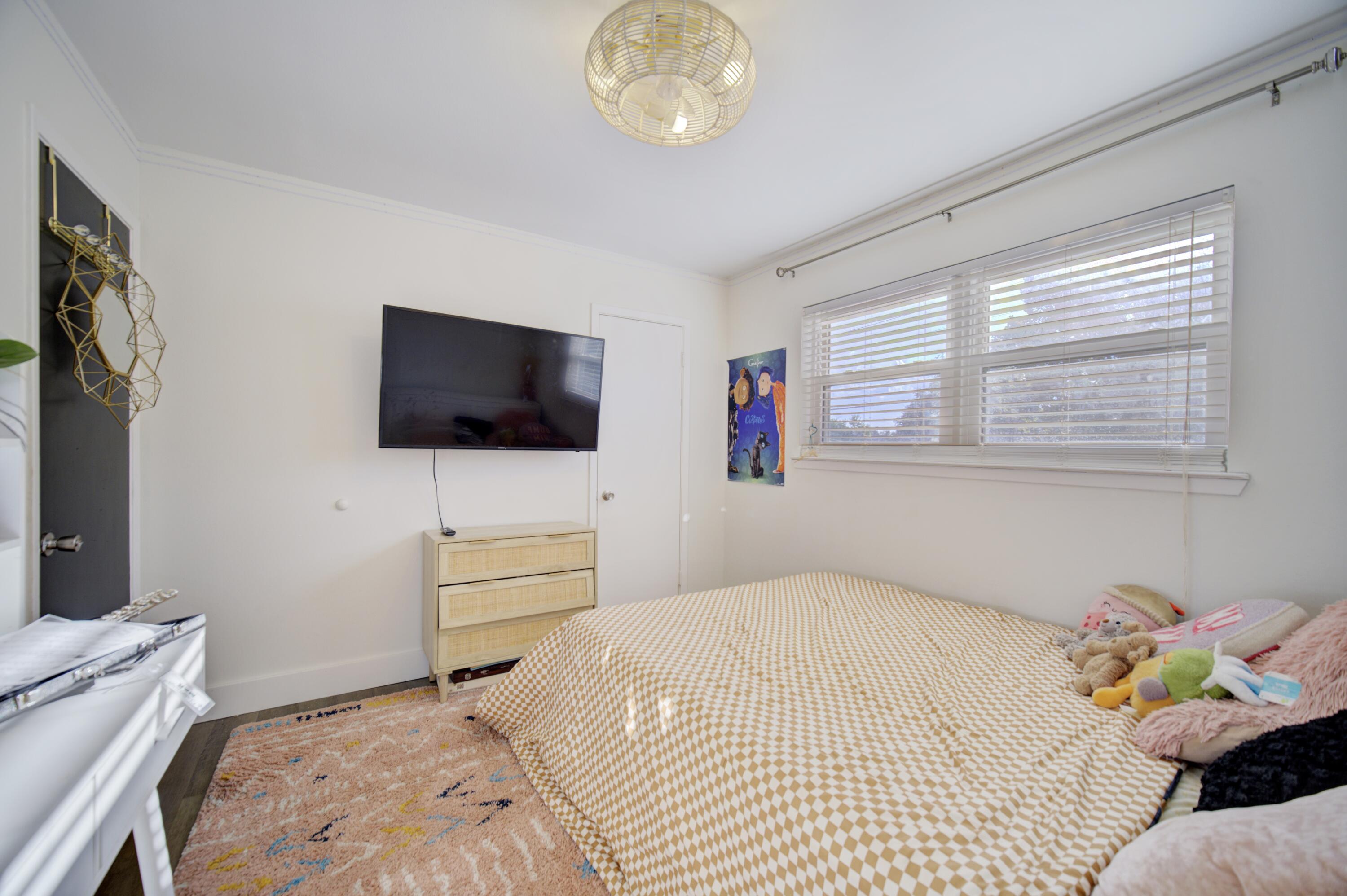 CREEKSIDE 3 - Residential Lease