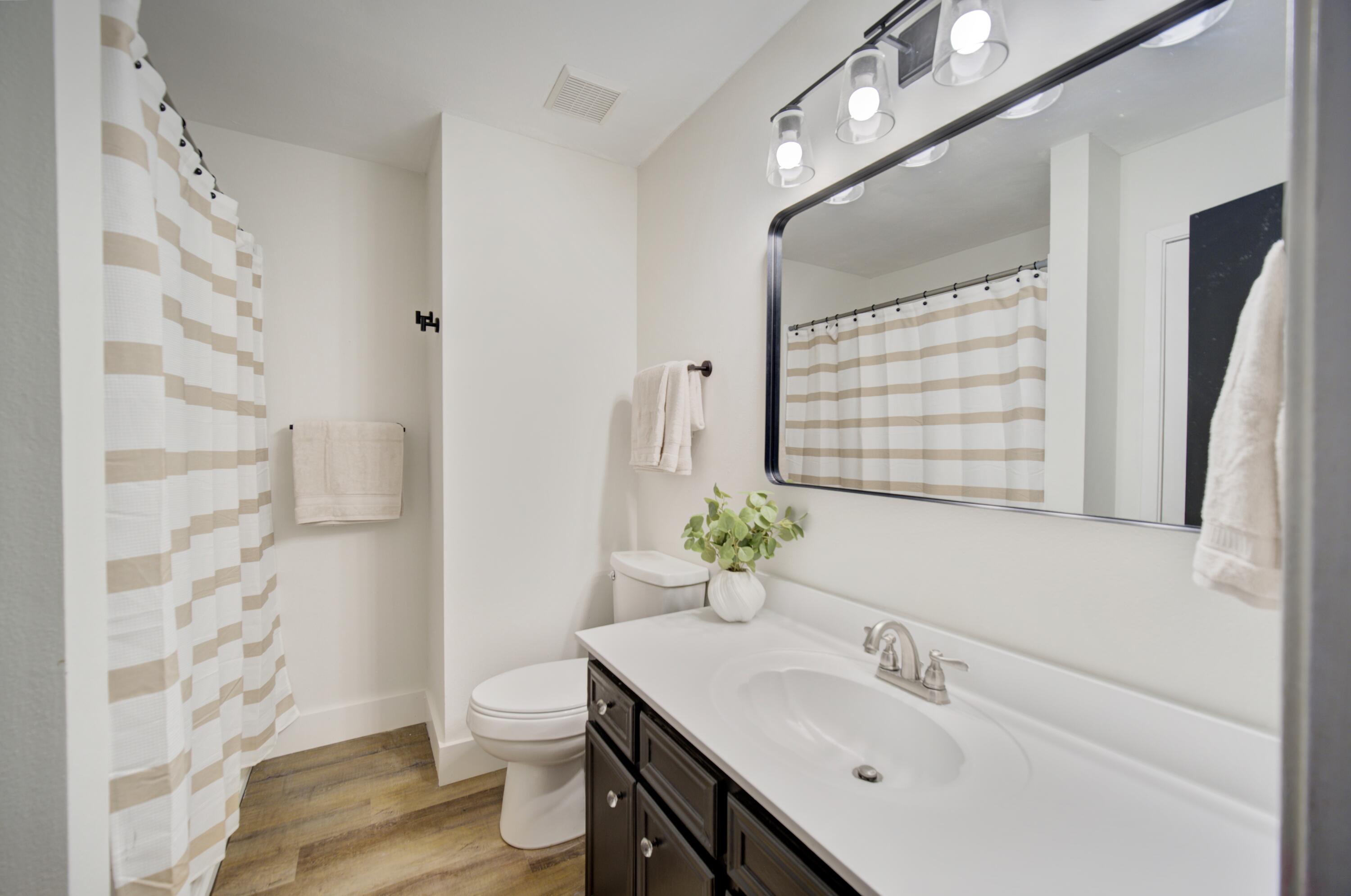 CREEKSIDE 3 - Residential Lease