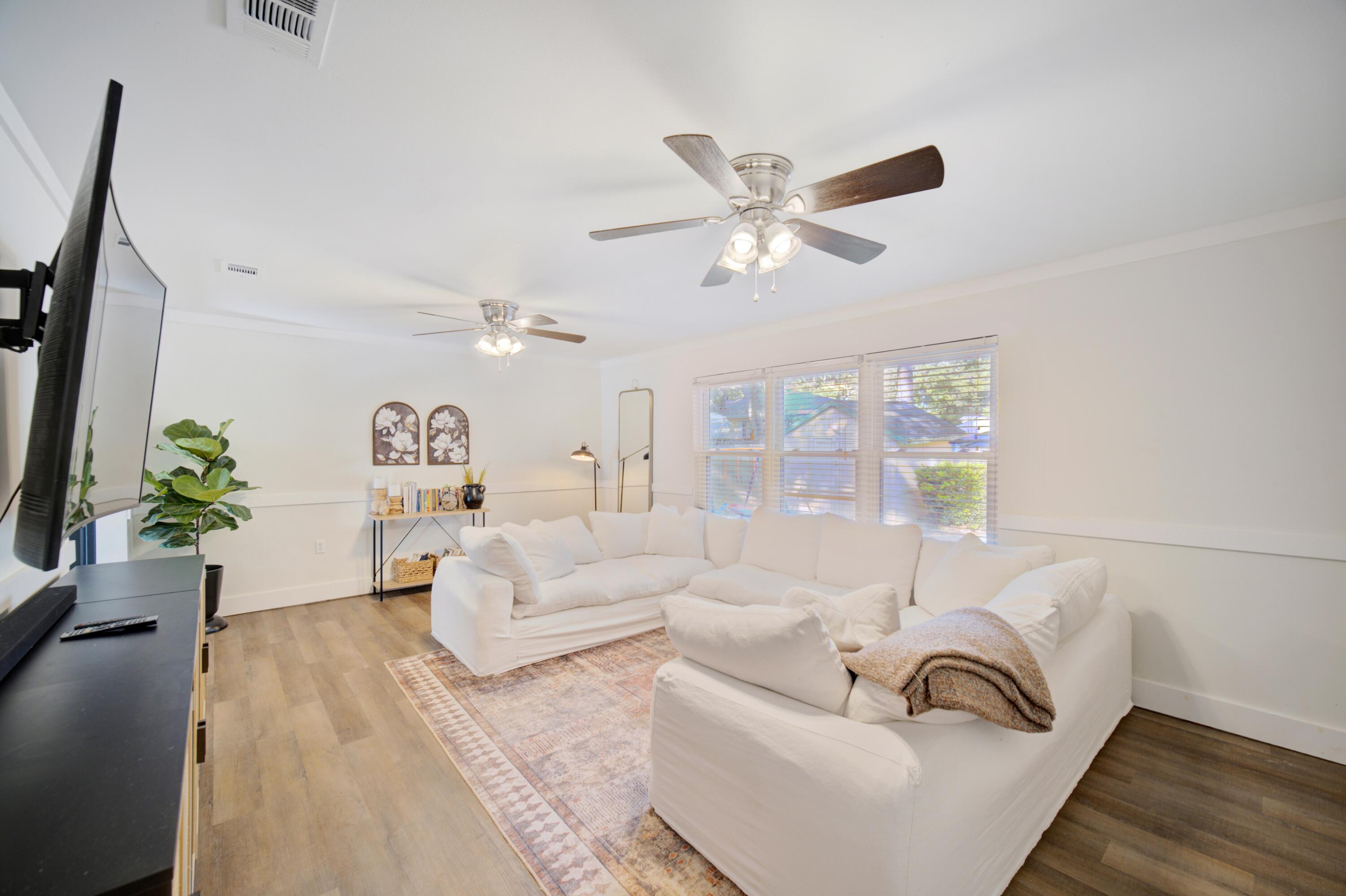 CREEKSIDE 3 - Residential Lease