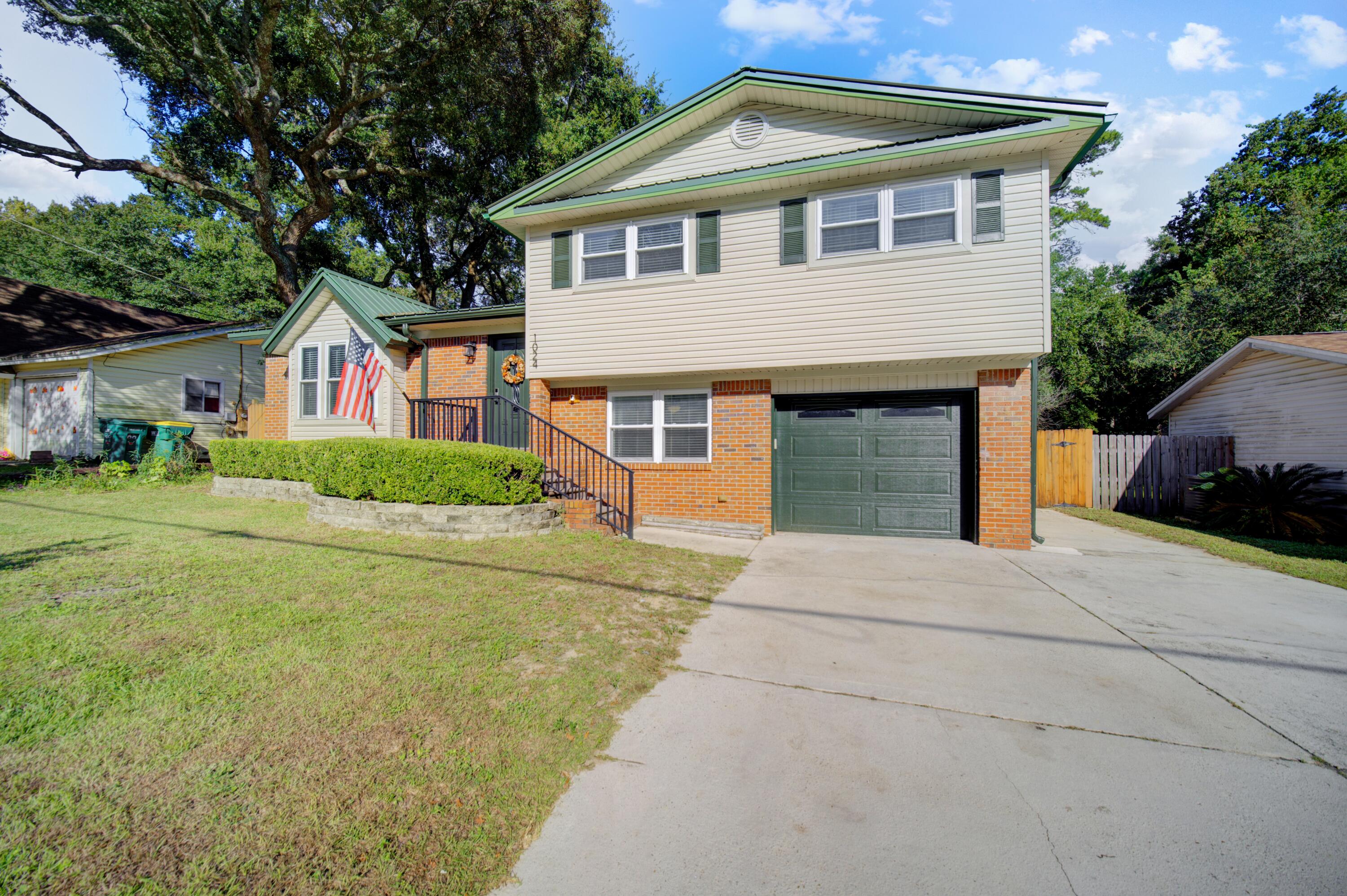 CREEKSIDE 3 - Residential Lease