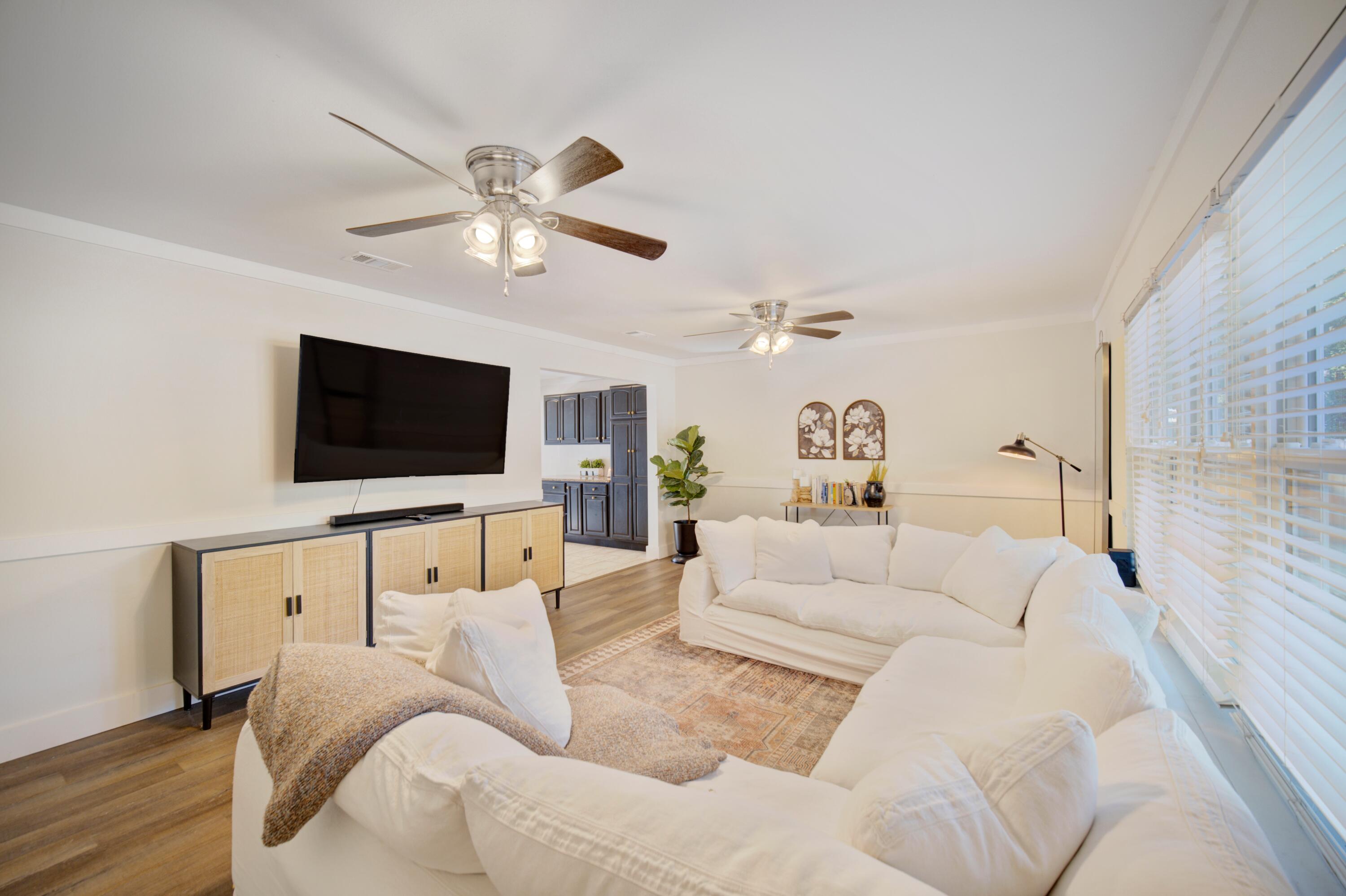 CREEKSIDE 3 - Residential Lease