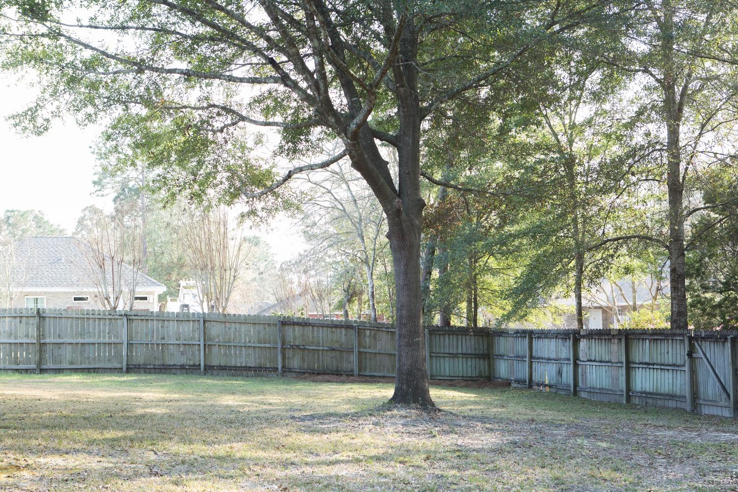 ROCKY BAYOU COUNTRY CLUB ESTATES 11 - Residential