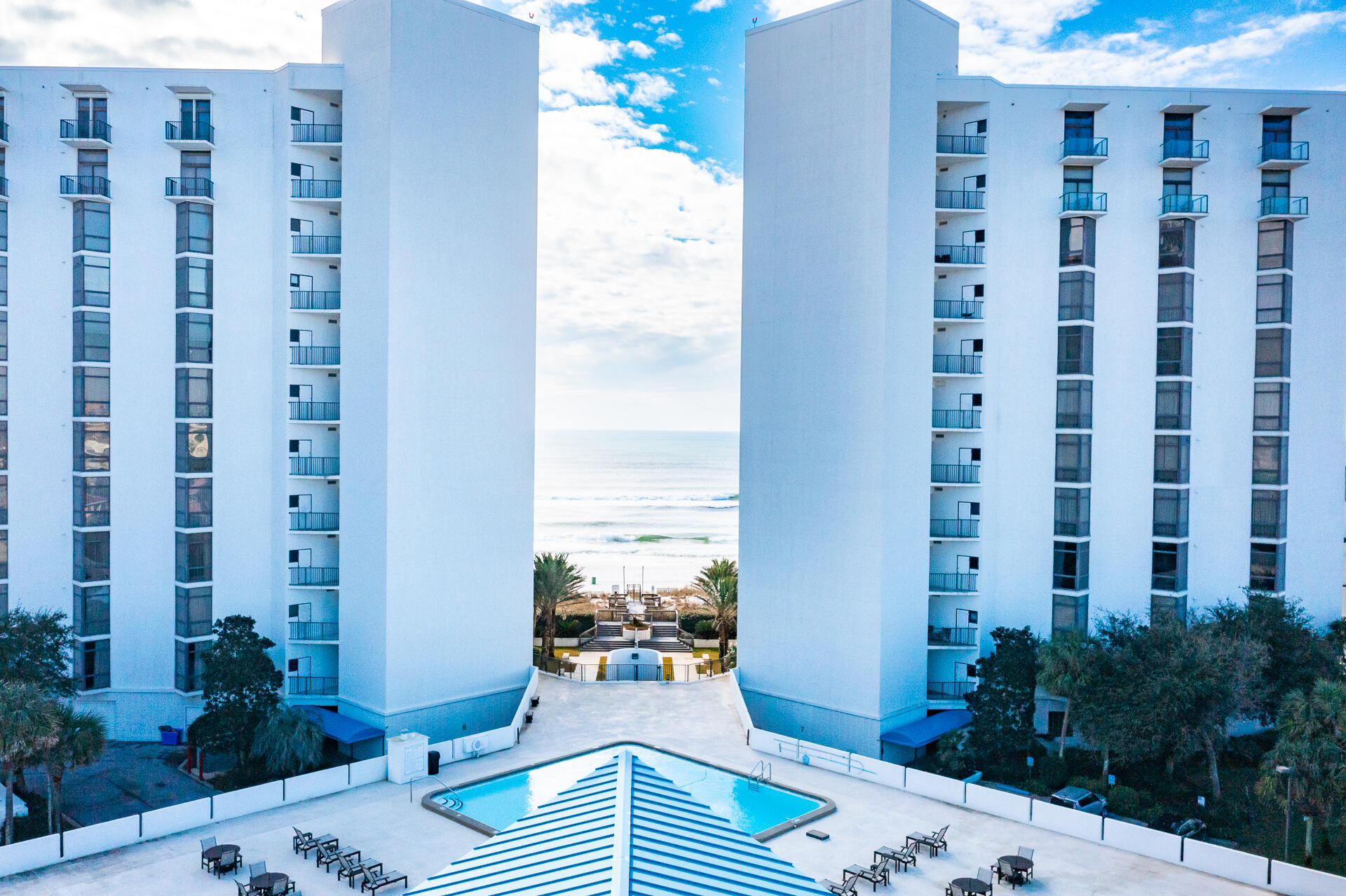 REGENCY TOWERS - Residential