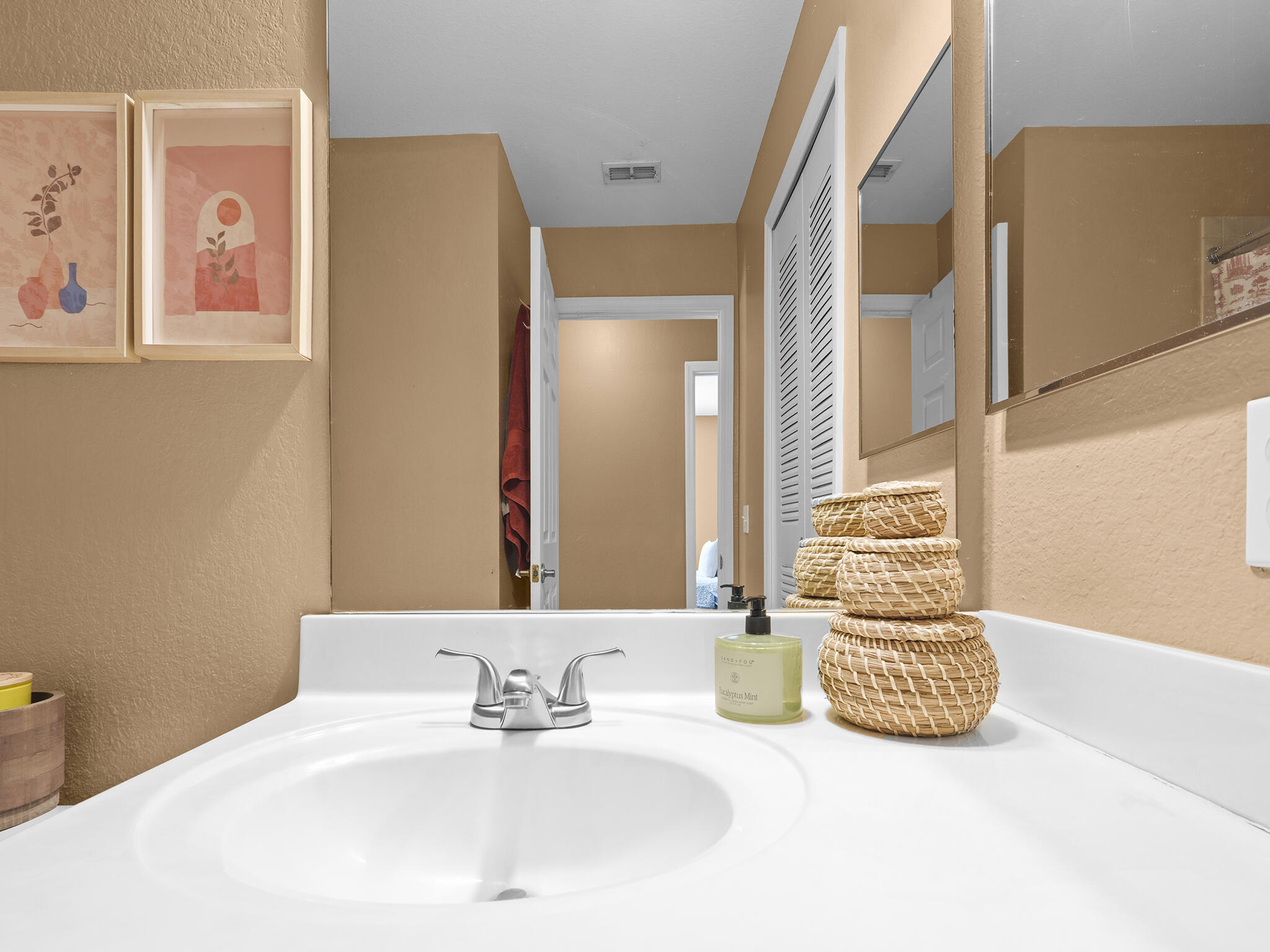 NAUTILUS CONDO - Residential