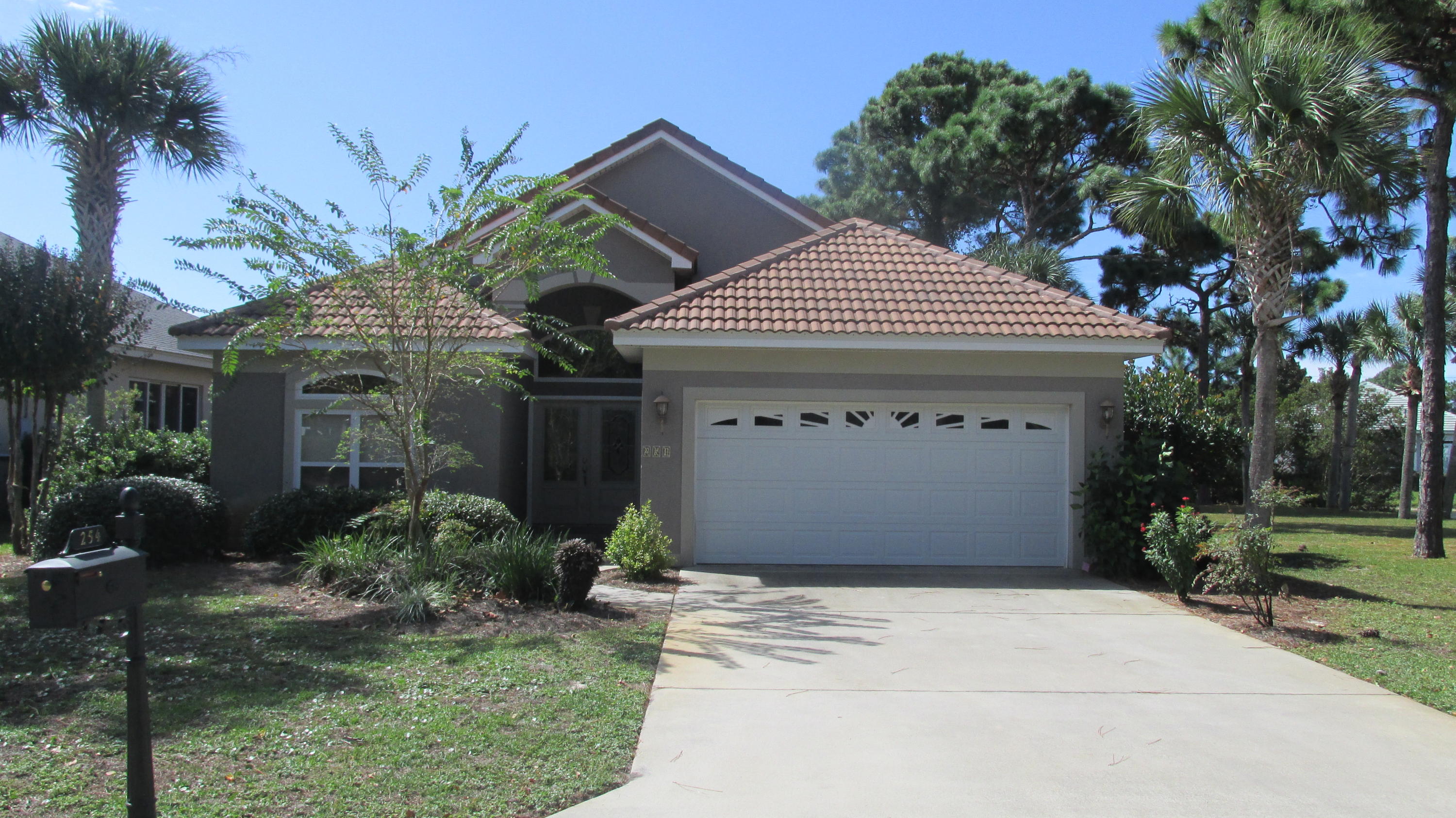 EMERALD LAKES PH 1 - Residential Lease