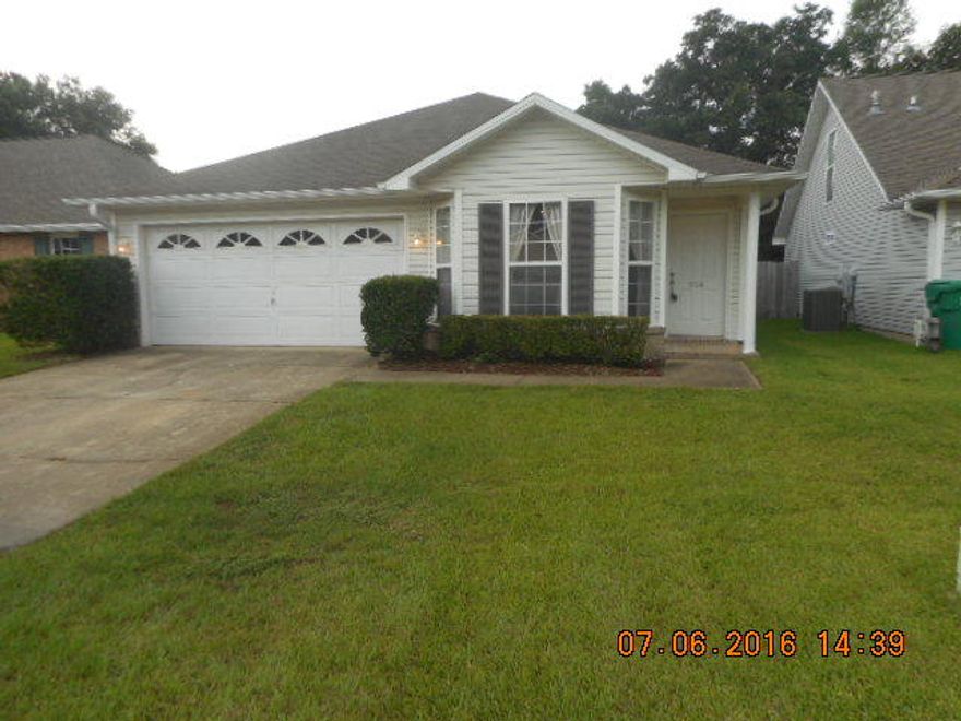 Established neighborhood is a great location in mid town. Close to everything including both bases.Large living room with light oak laminate flooring.Stainless steel appliances with breakfast bar. Privacy fenced back yard. Lawn pump and sprinkler system on well. A pet will be considered with owner approval and payment of a non-refundable pet fee. No smoking inside home or garage.