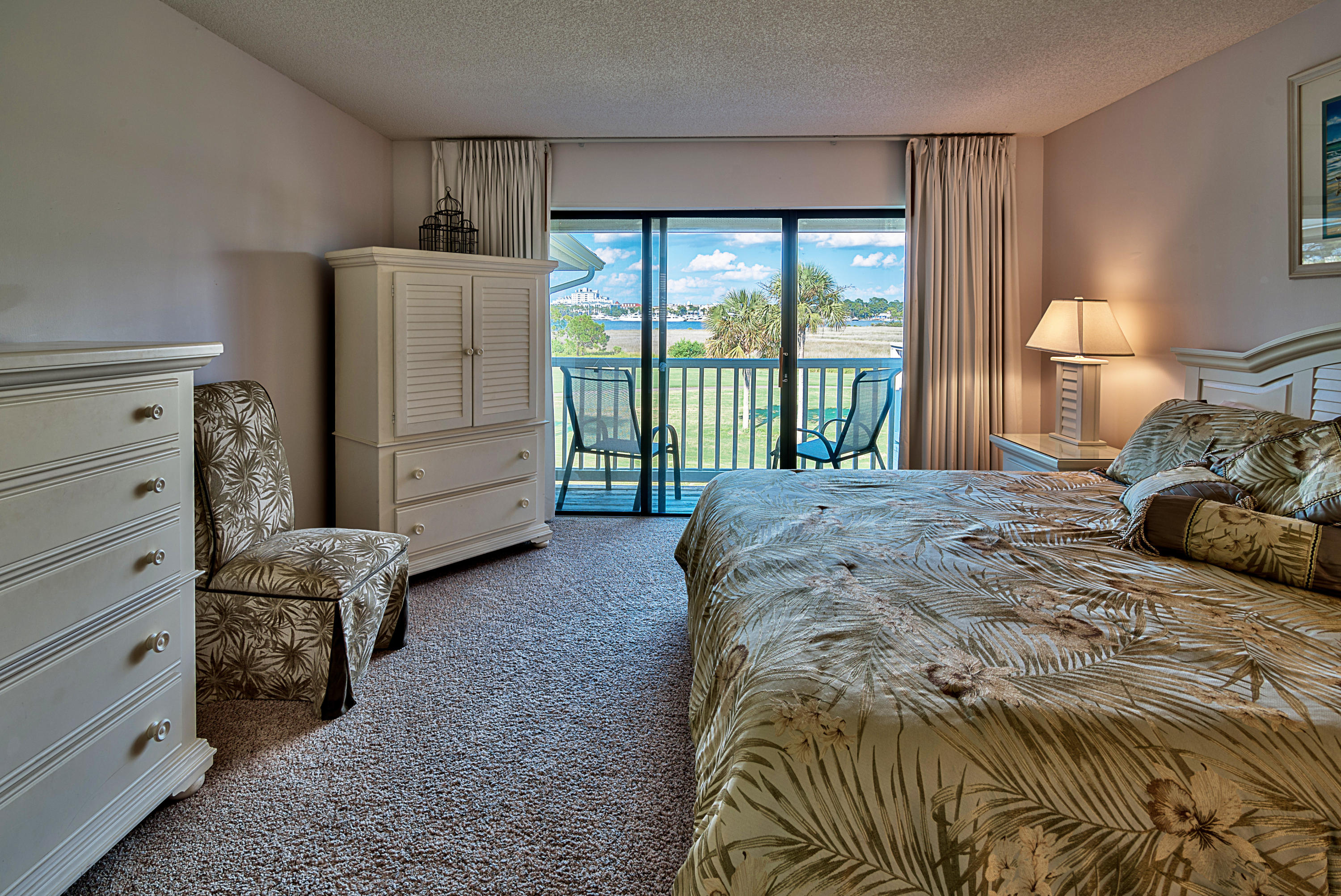 HARBOUR POINT CONDO - Residential