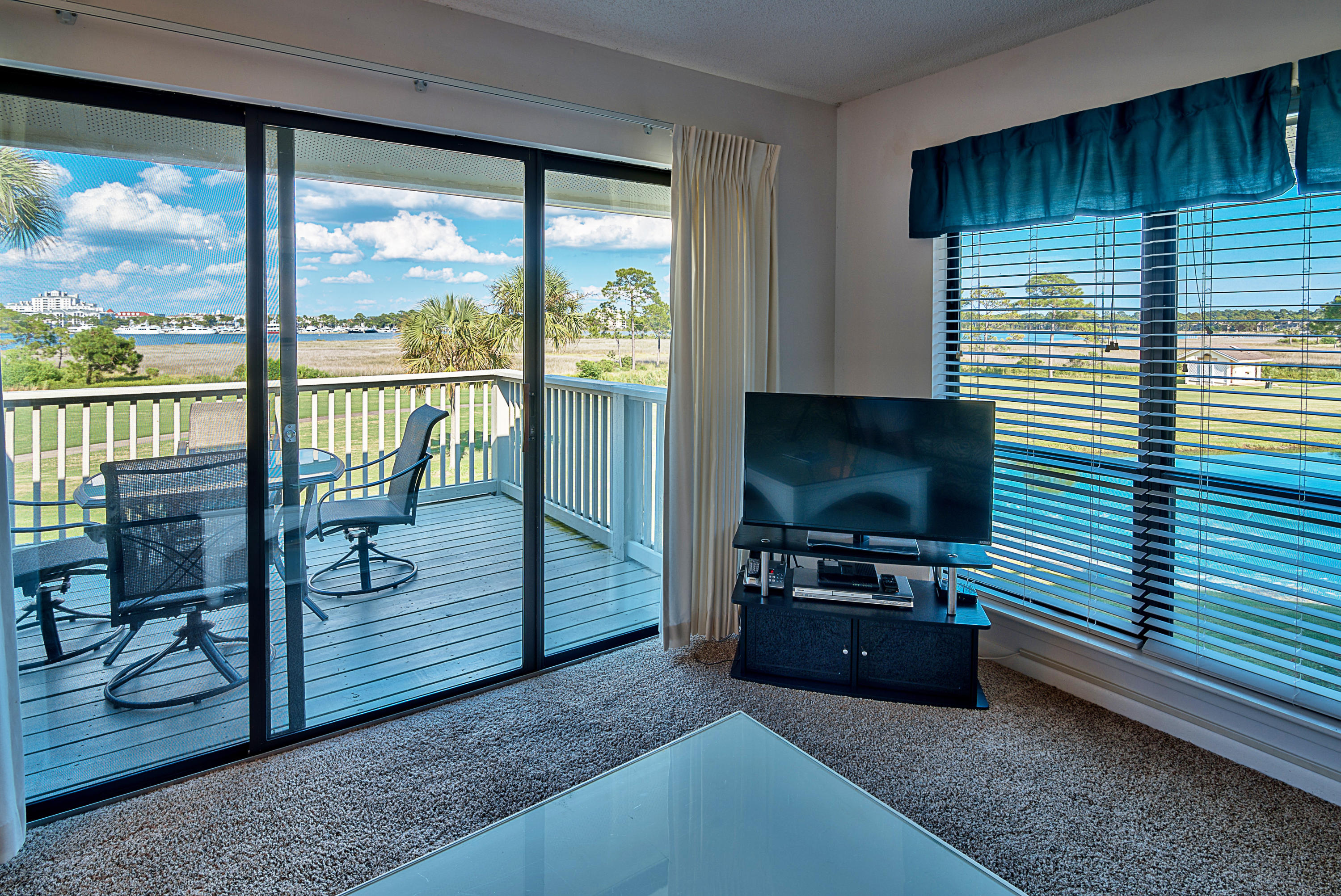 HARBOUR POINT CONDO - Residential