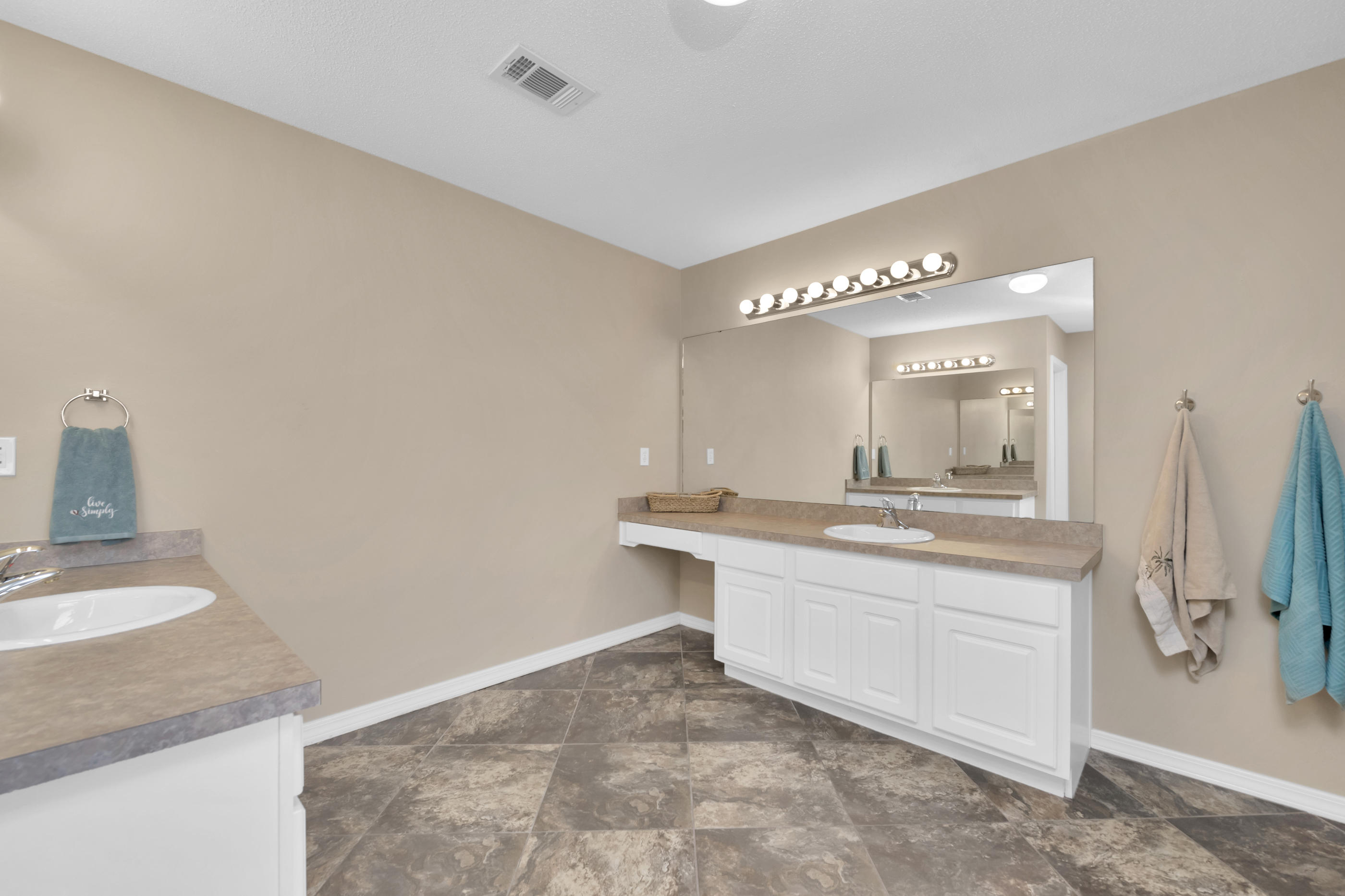 SKY RIDGE ESTATES 1ST ADD - Residential