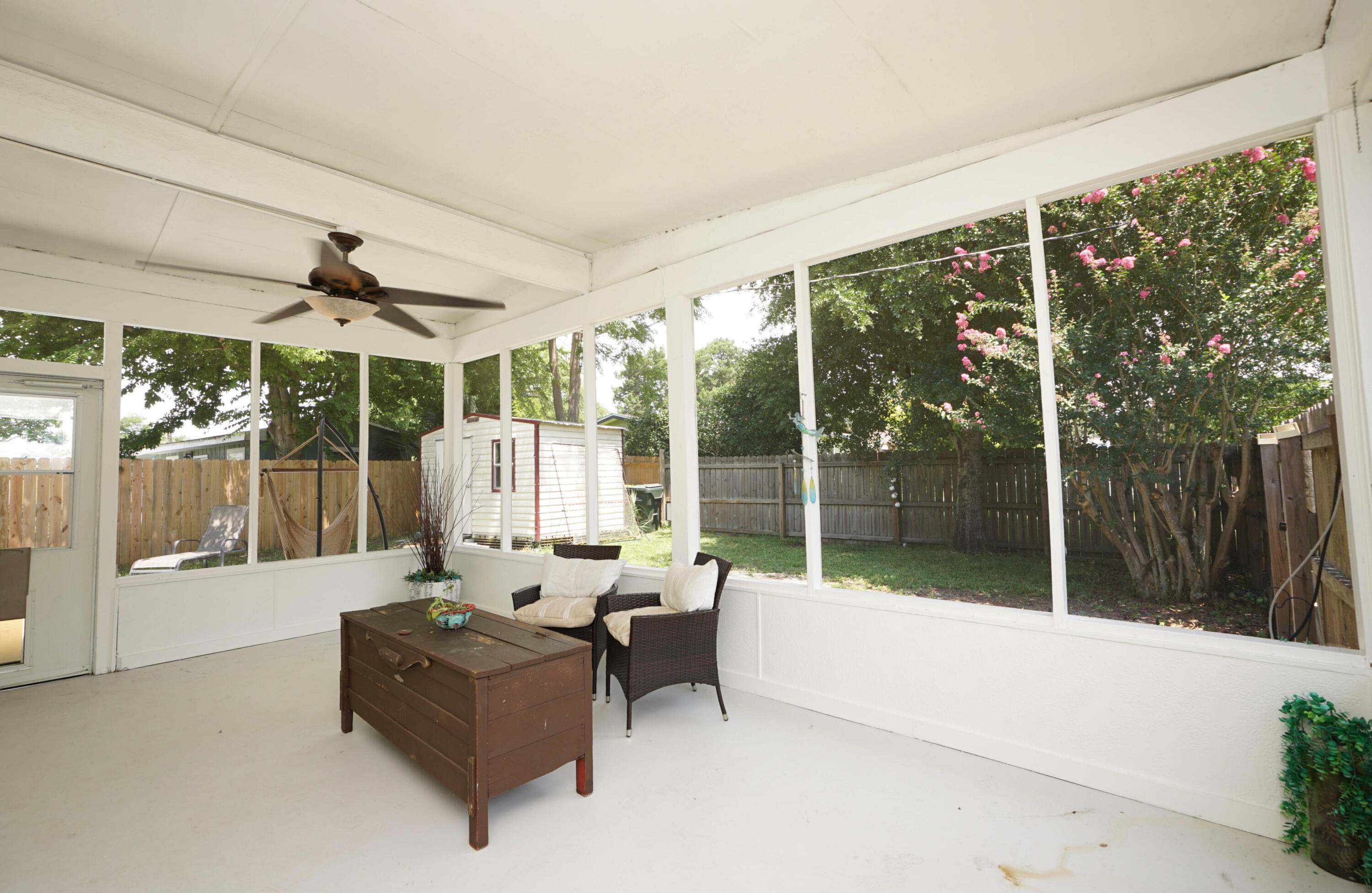 ELLIOTTS POINT - Residential