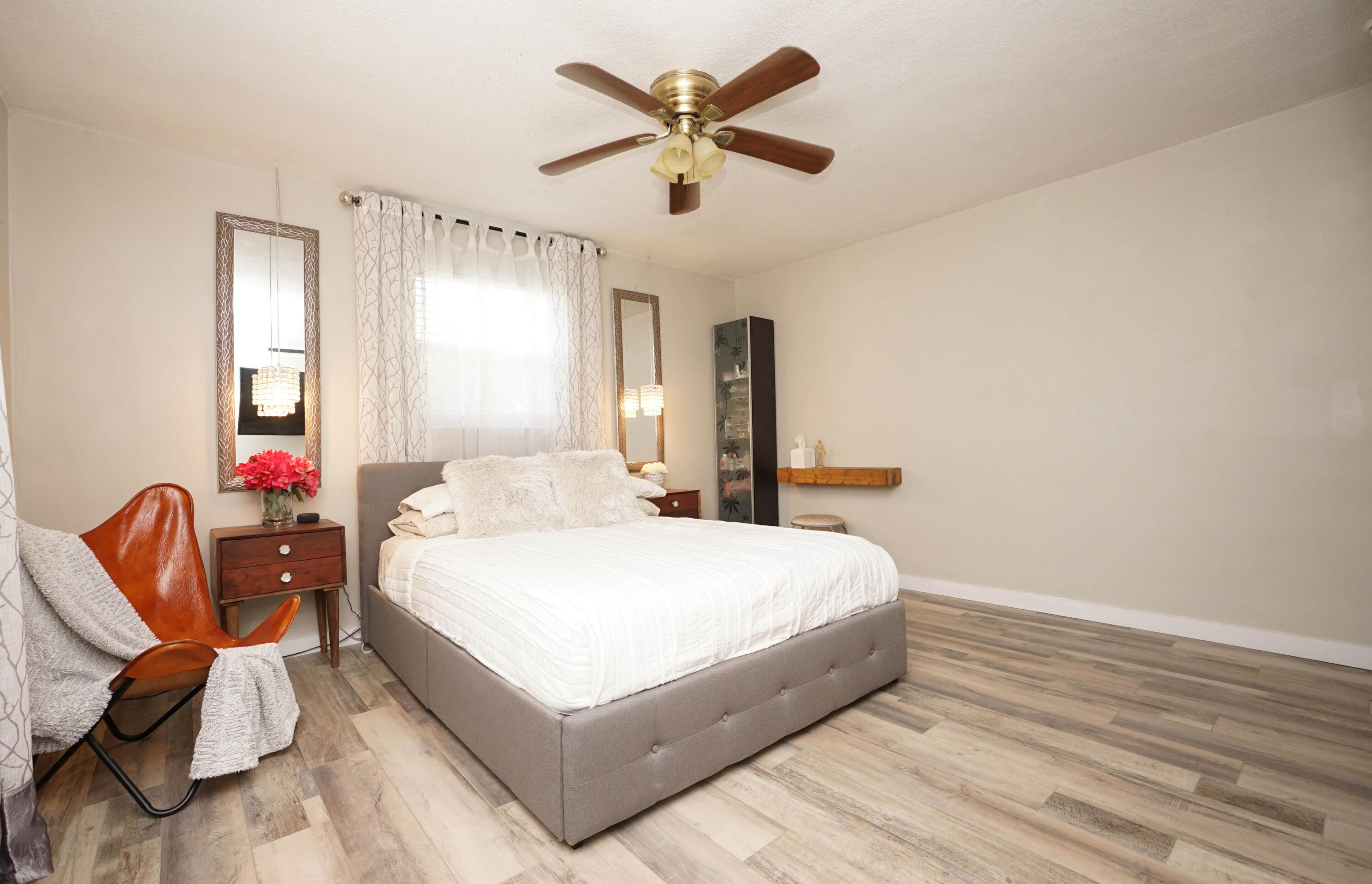 ELLIOTTS POINT - Residential