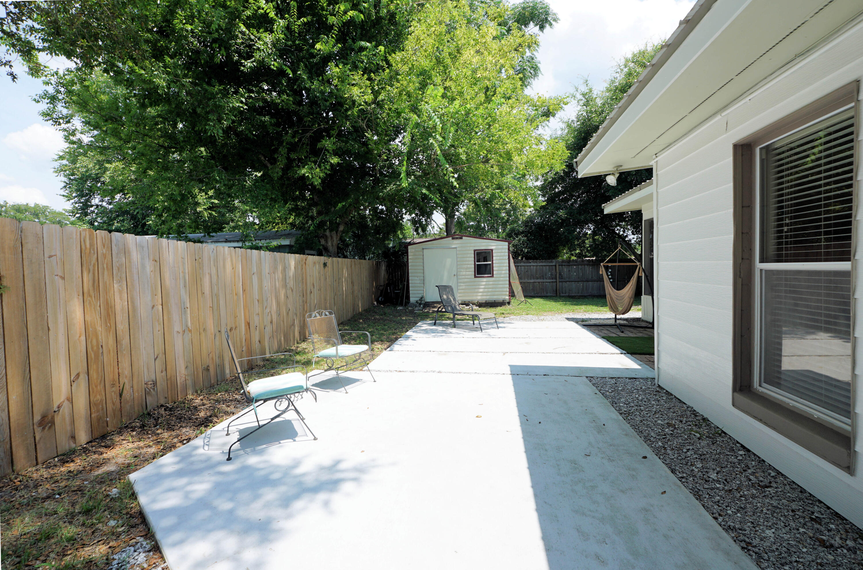 ELLIOTTS POINT - Residential