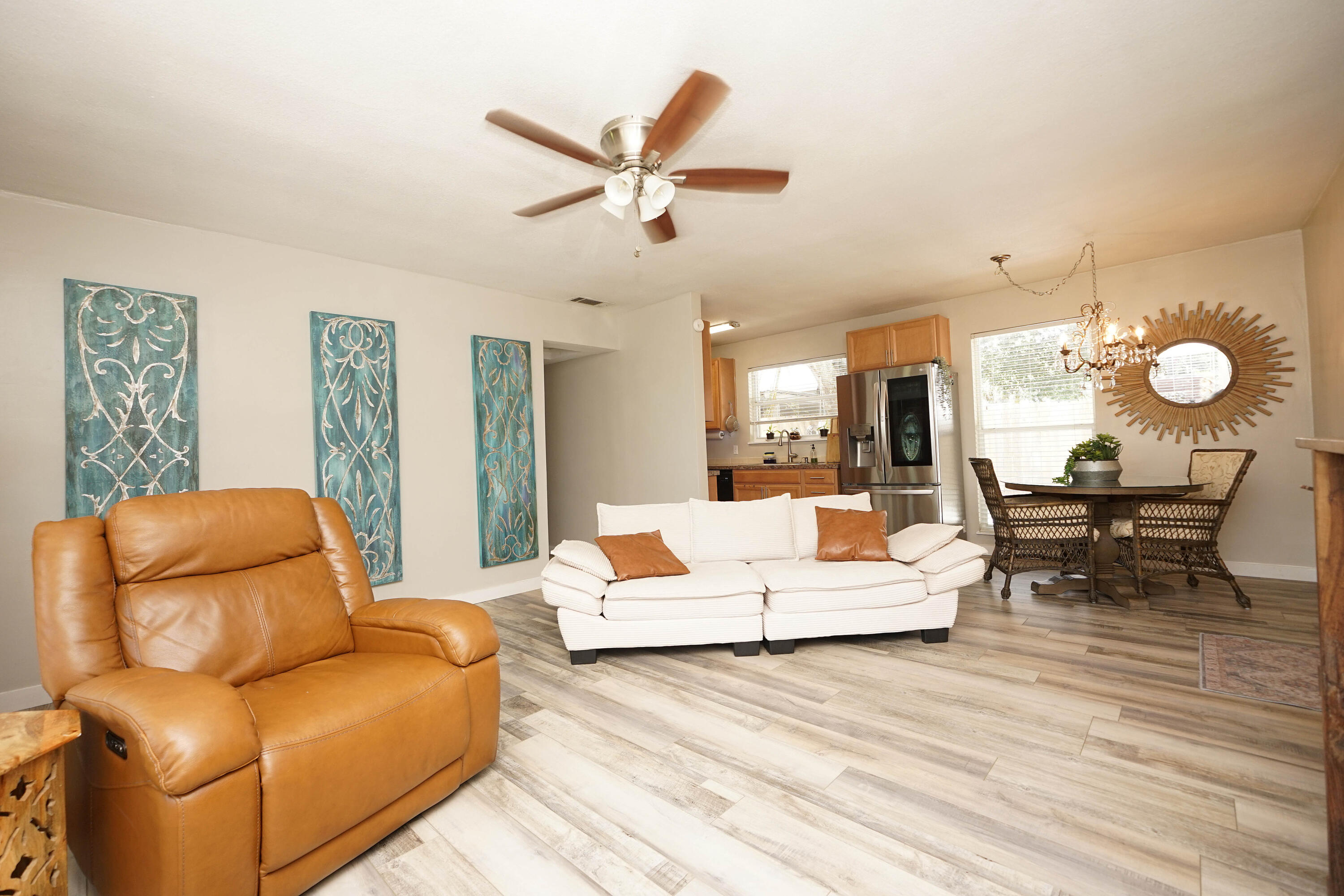 ELLIOTTS POINT - Residential