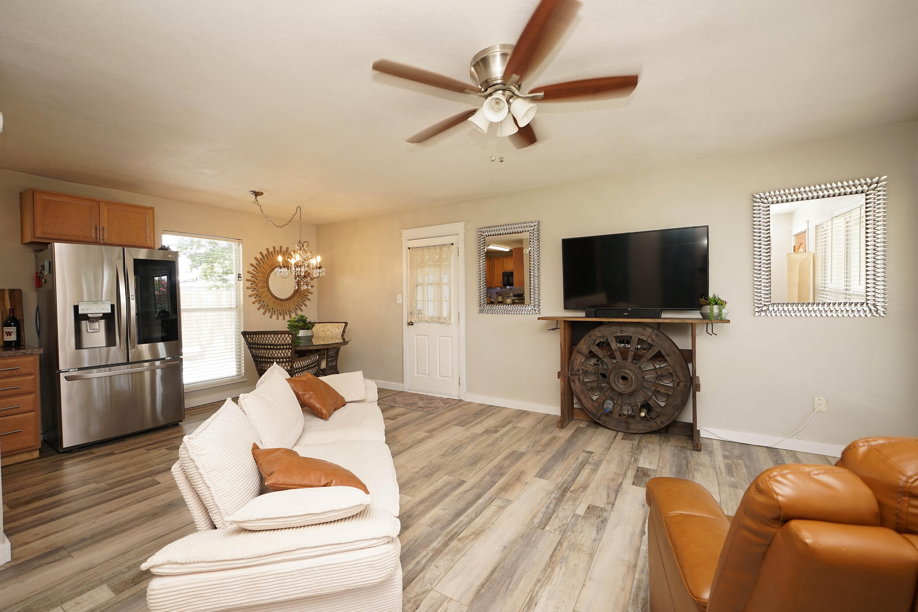 ELLIOTTS POINT - Residential