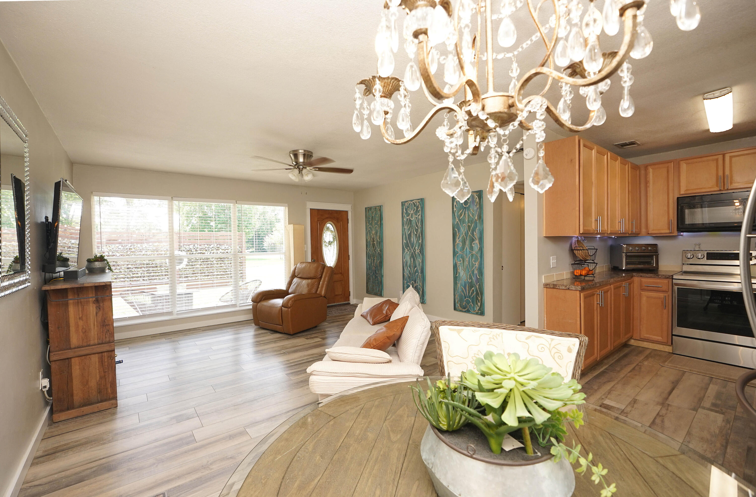 ELLIOTTS POINT - Residential
