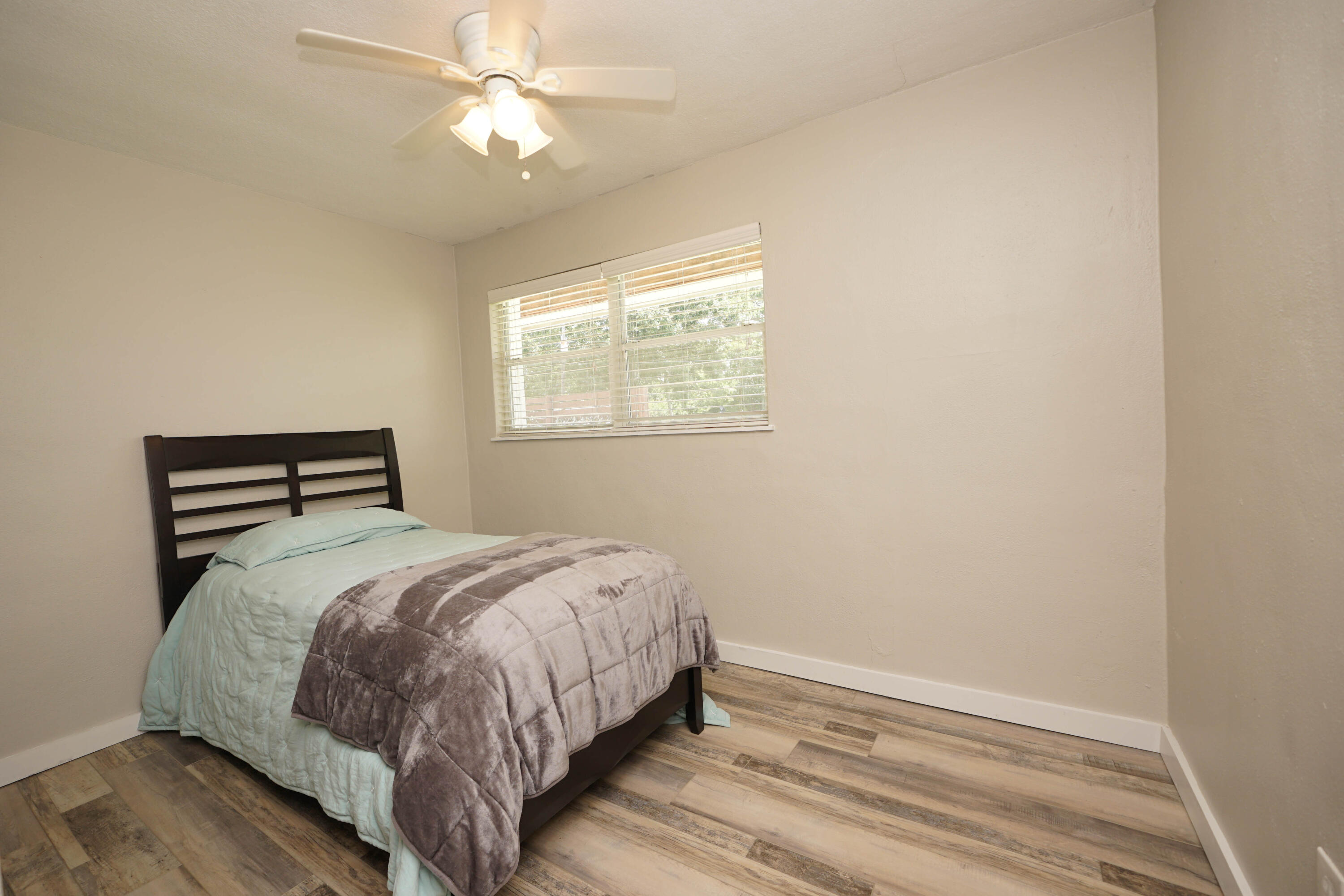 ELLIOTTS POINT - Residential