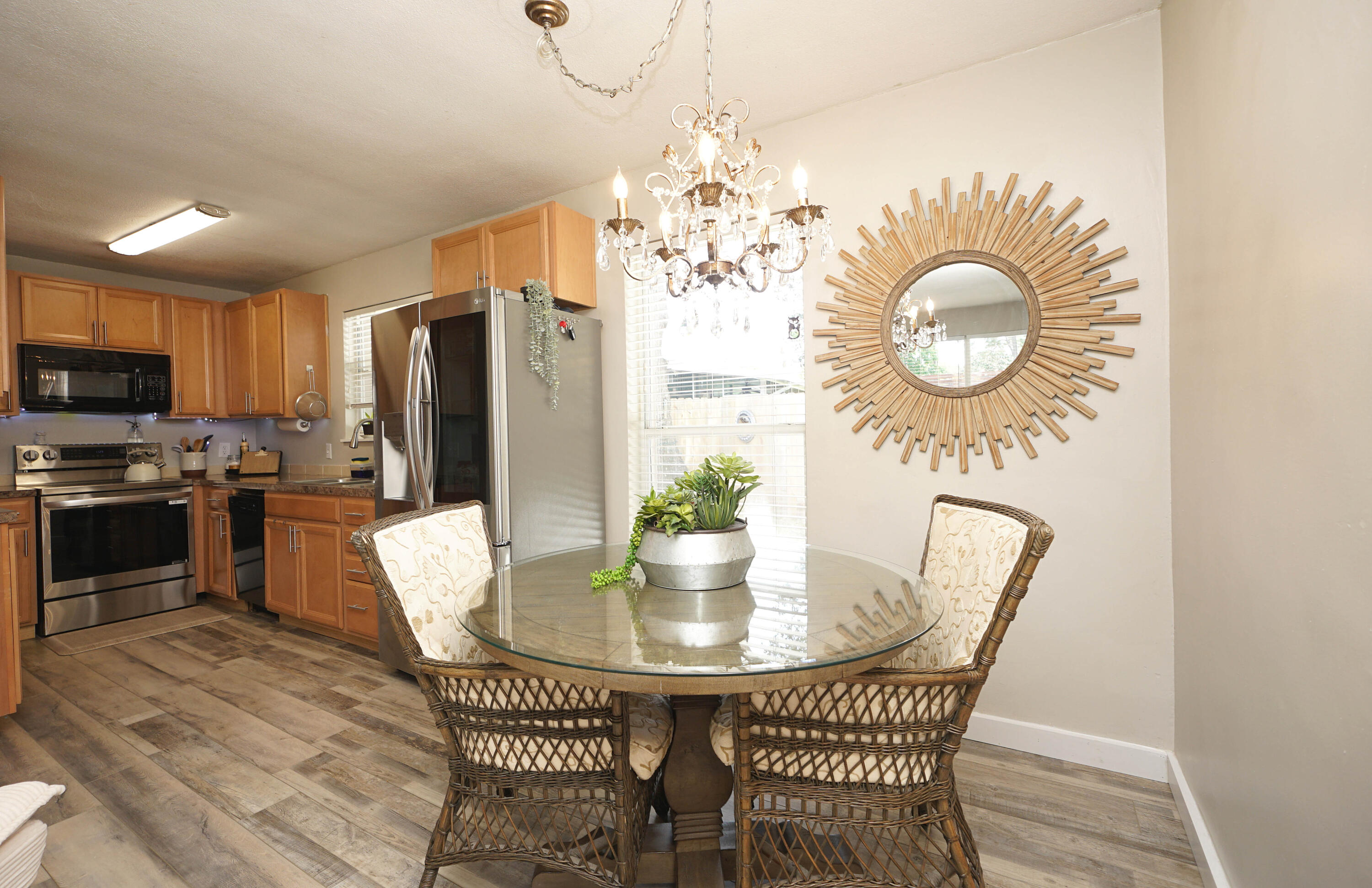 ELLIOTTS POINT - Residential