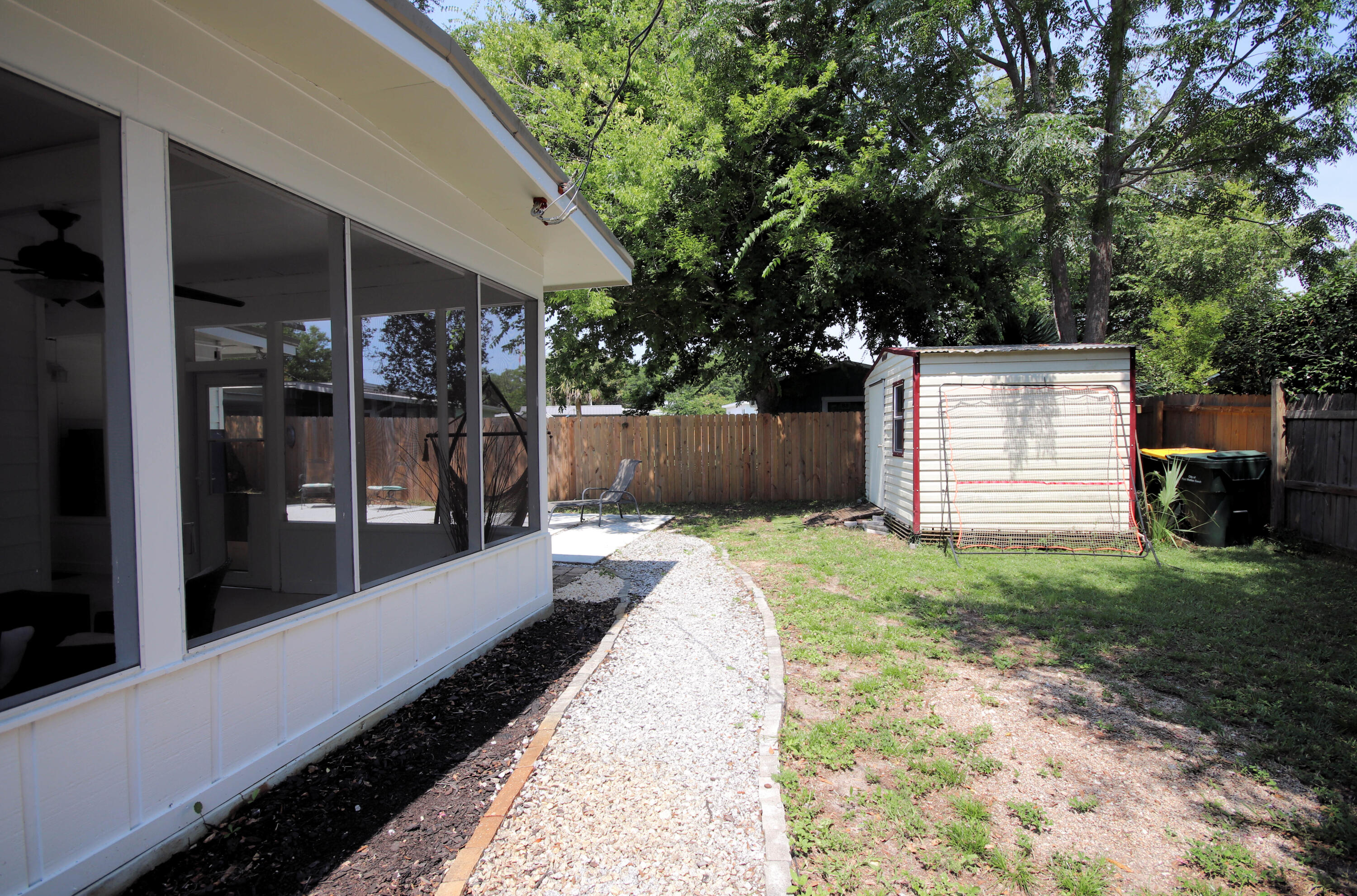 ELLIOTTS POINT - Residential