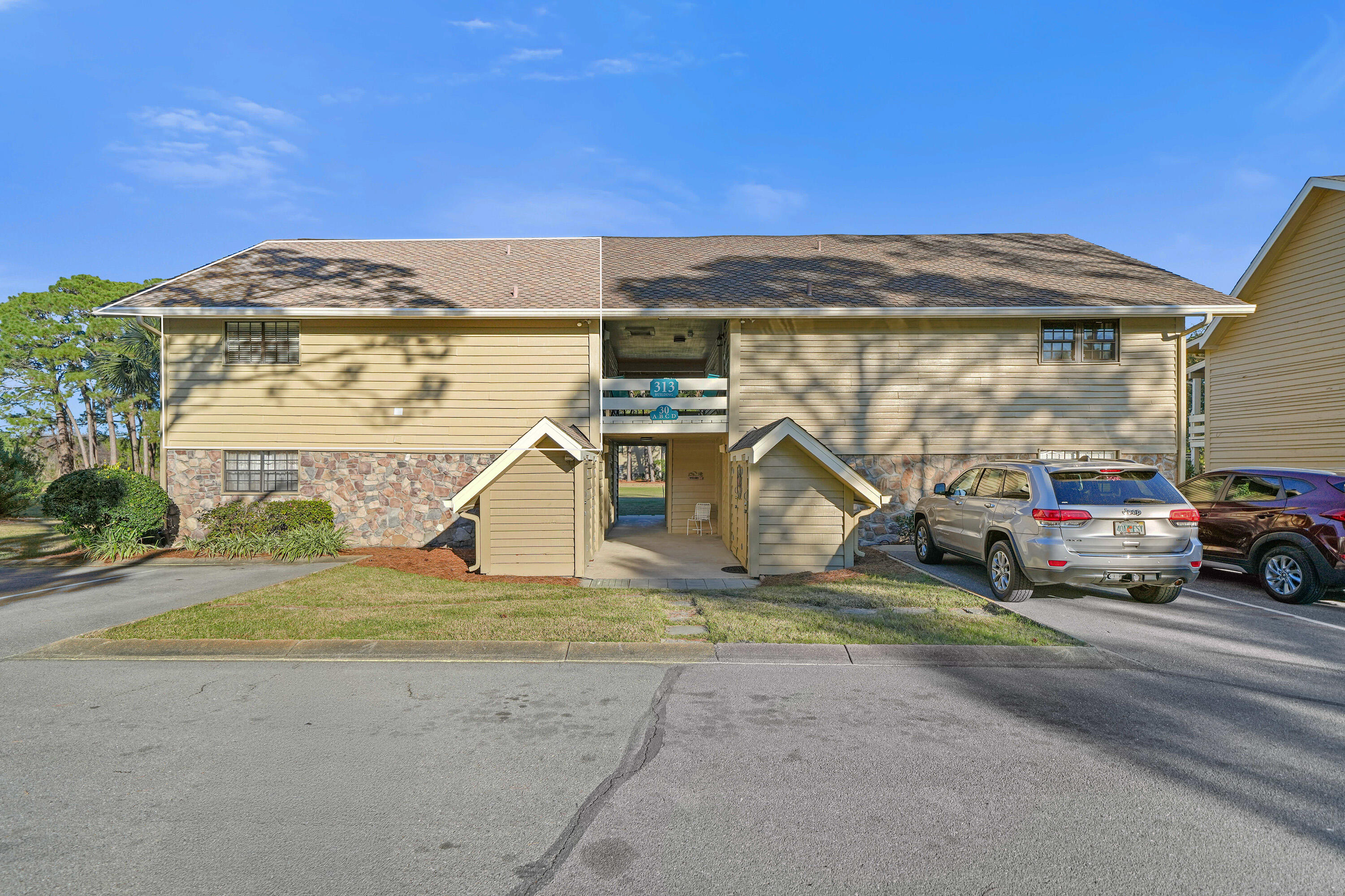 SEASCAPE CONDO GARDEN VILLA - Residential