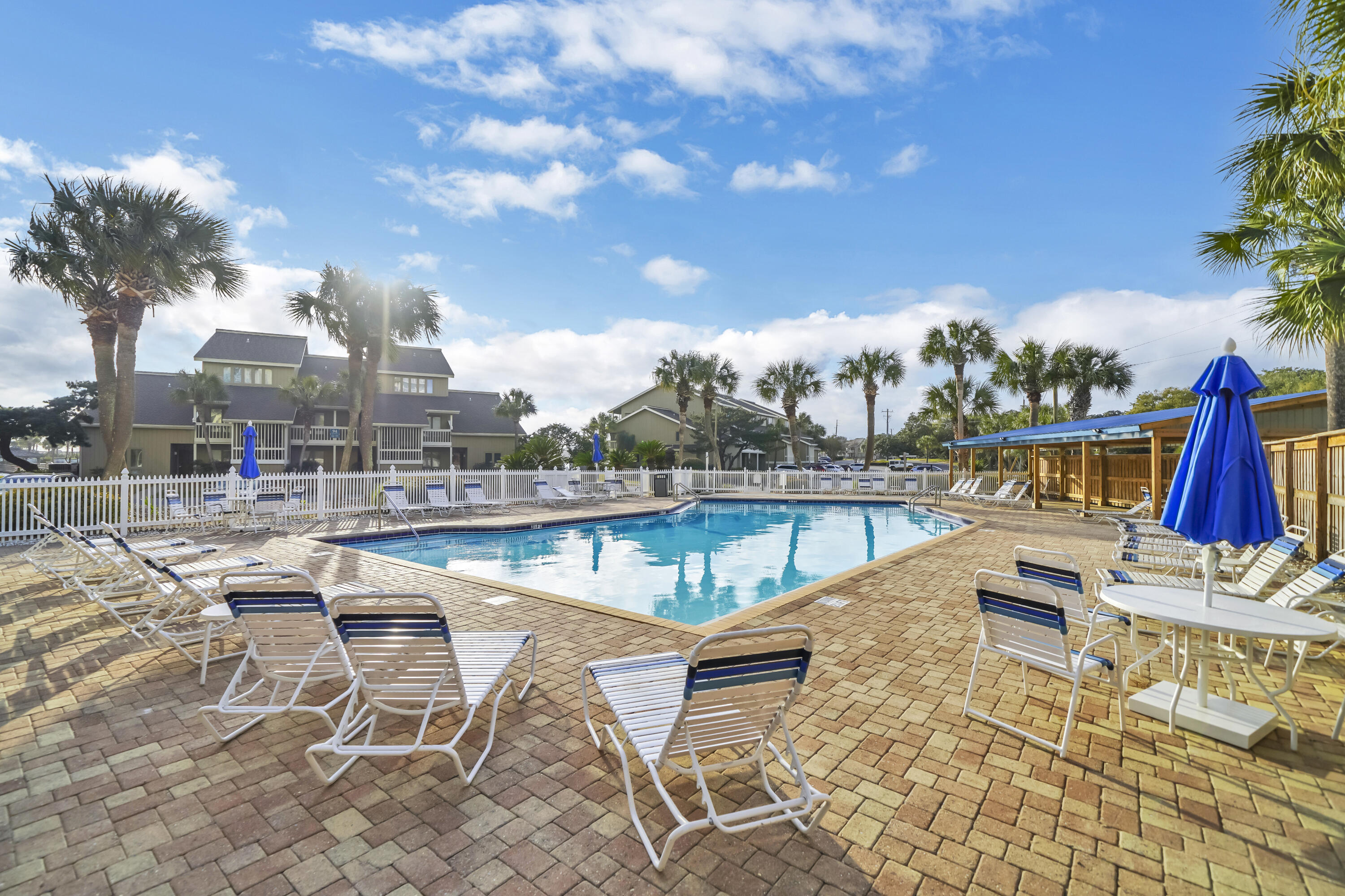 SEASCAPE CONDO GARDEN VILLA - Residential