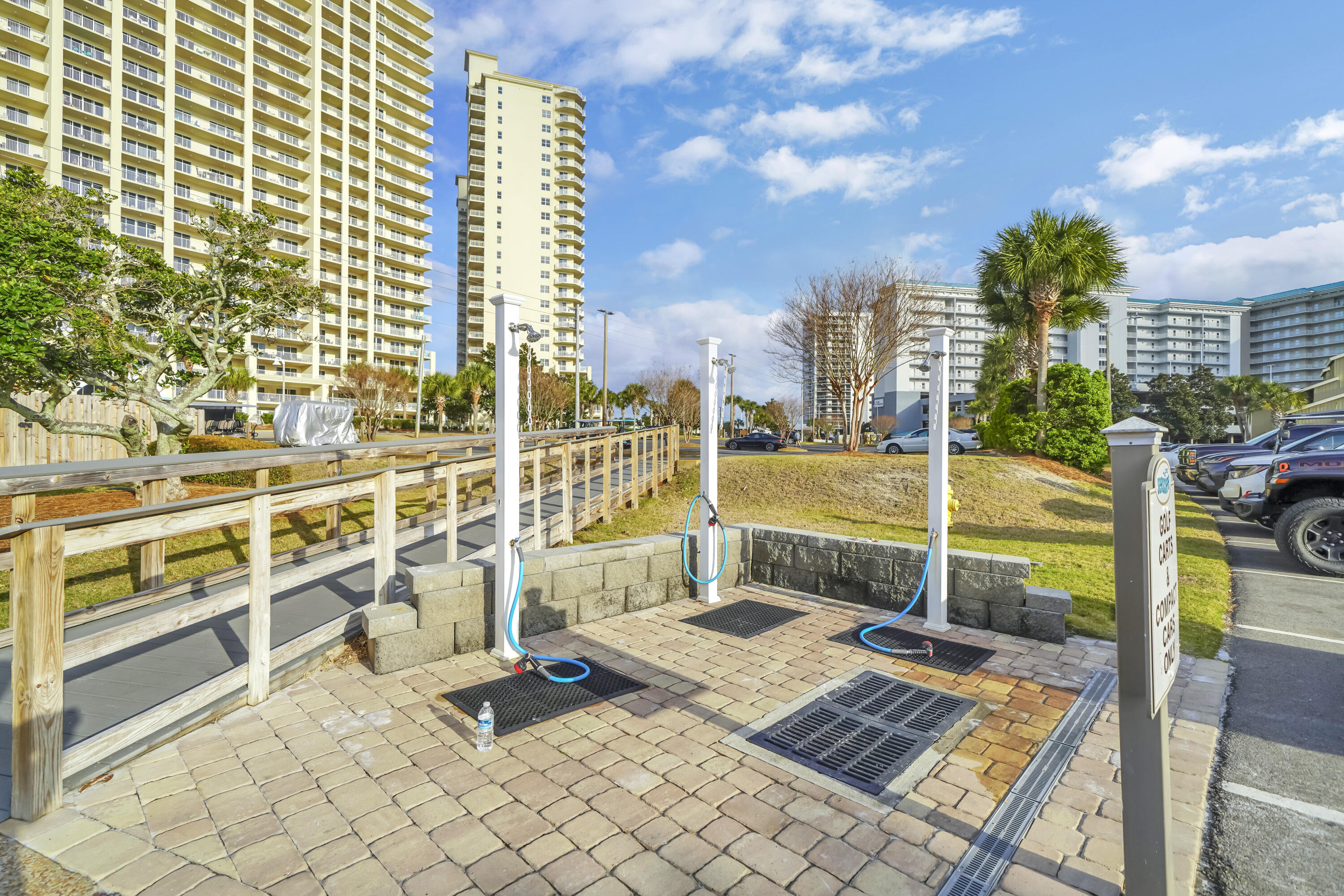 SEASCAPE CONDO GARDEN VILLA - Residential