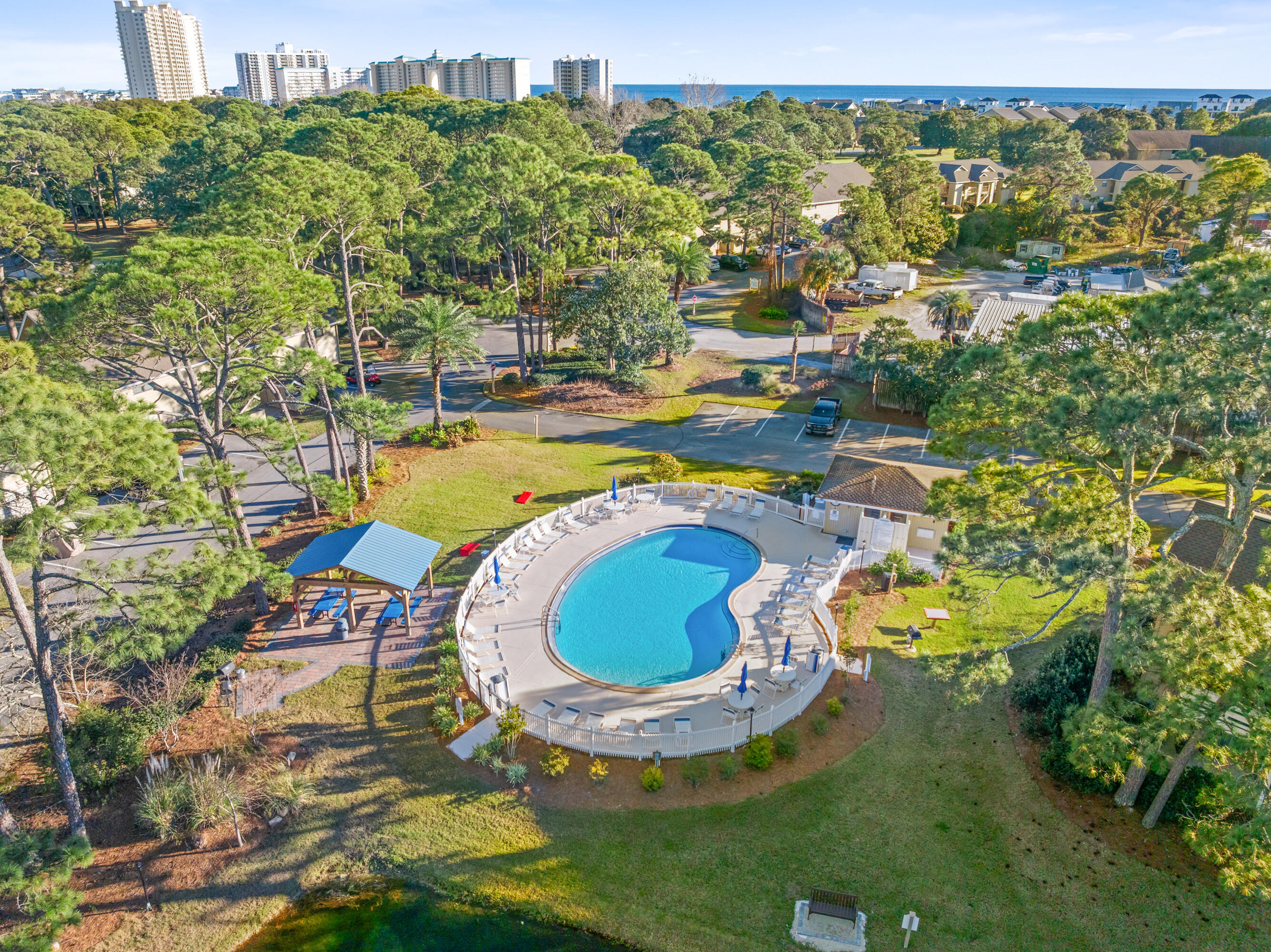 SEASCAPE CONDO GARDEN VILLA - Residential