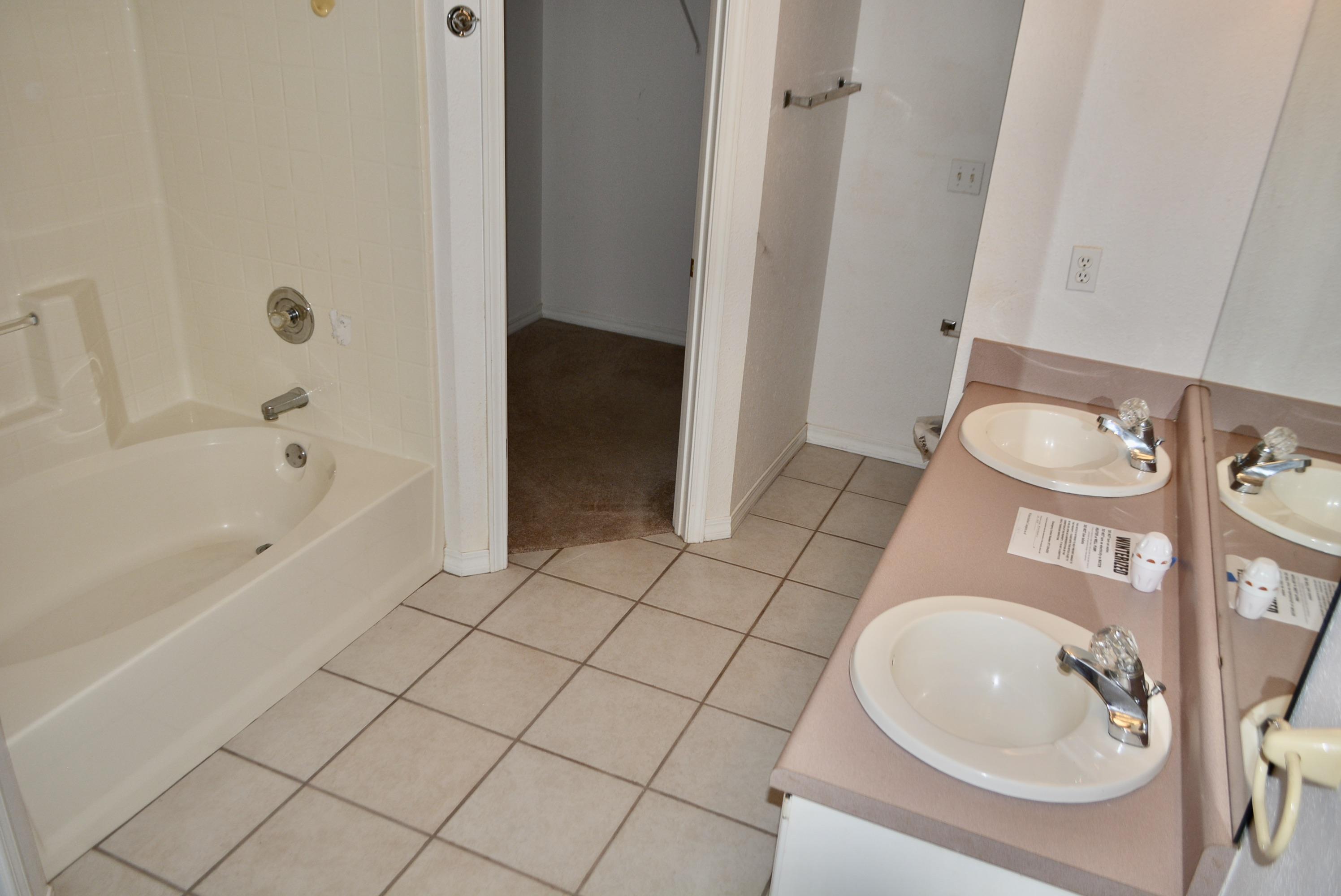 IVALEA GARDENS - Residential