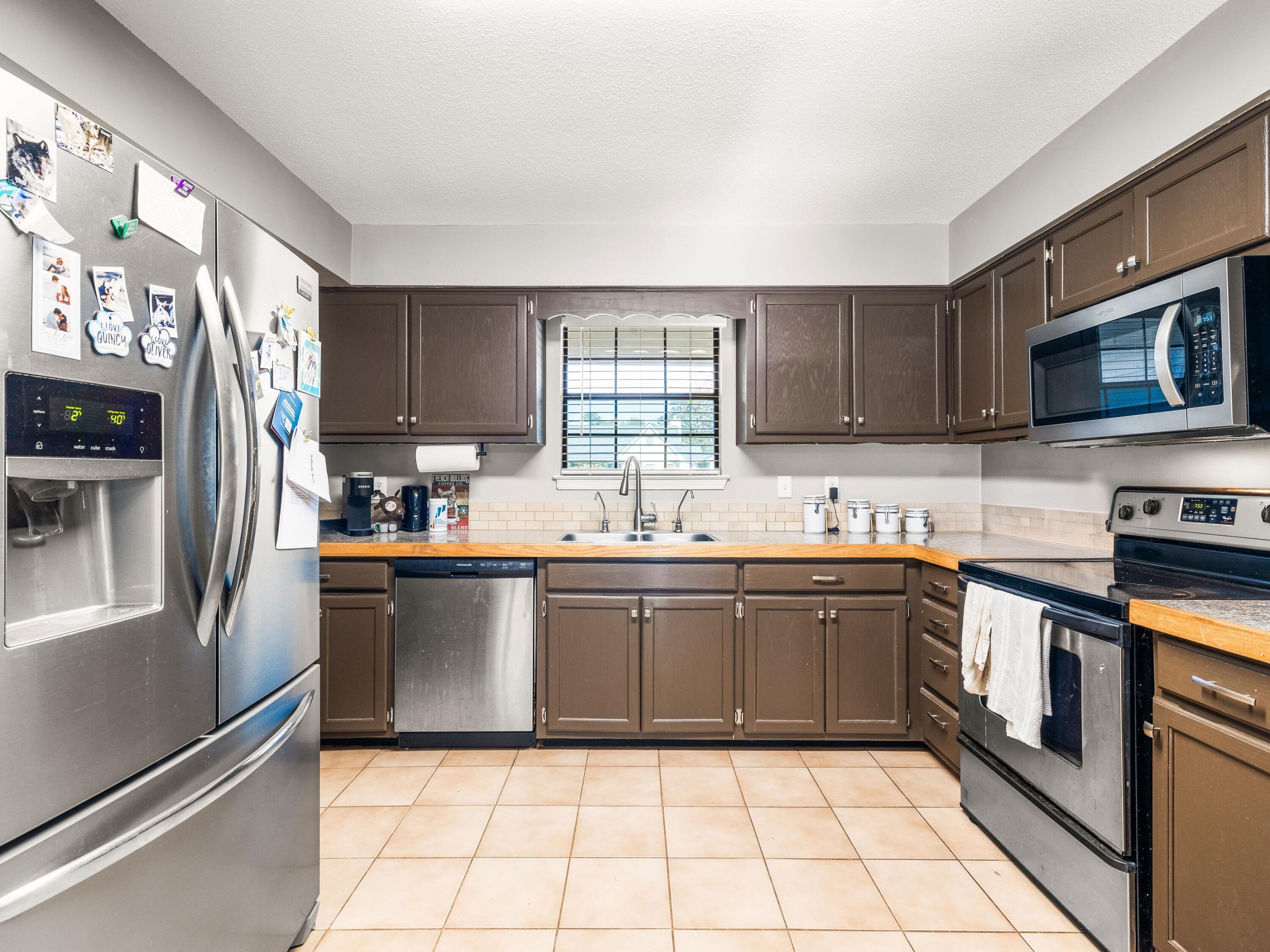 EAST BAY RIVER ESTATES 2ND ADDN - Residential