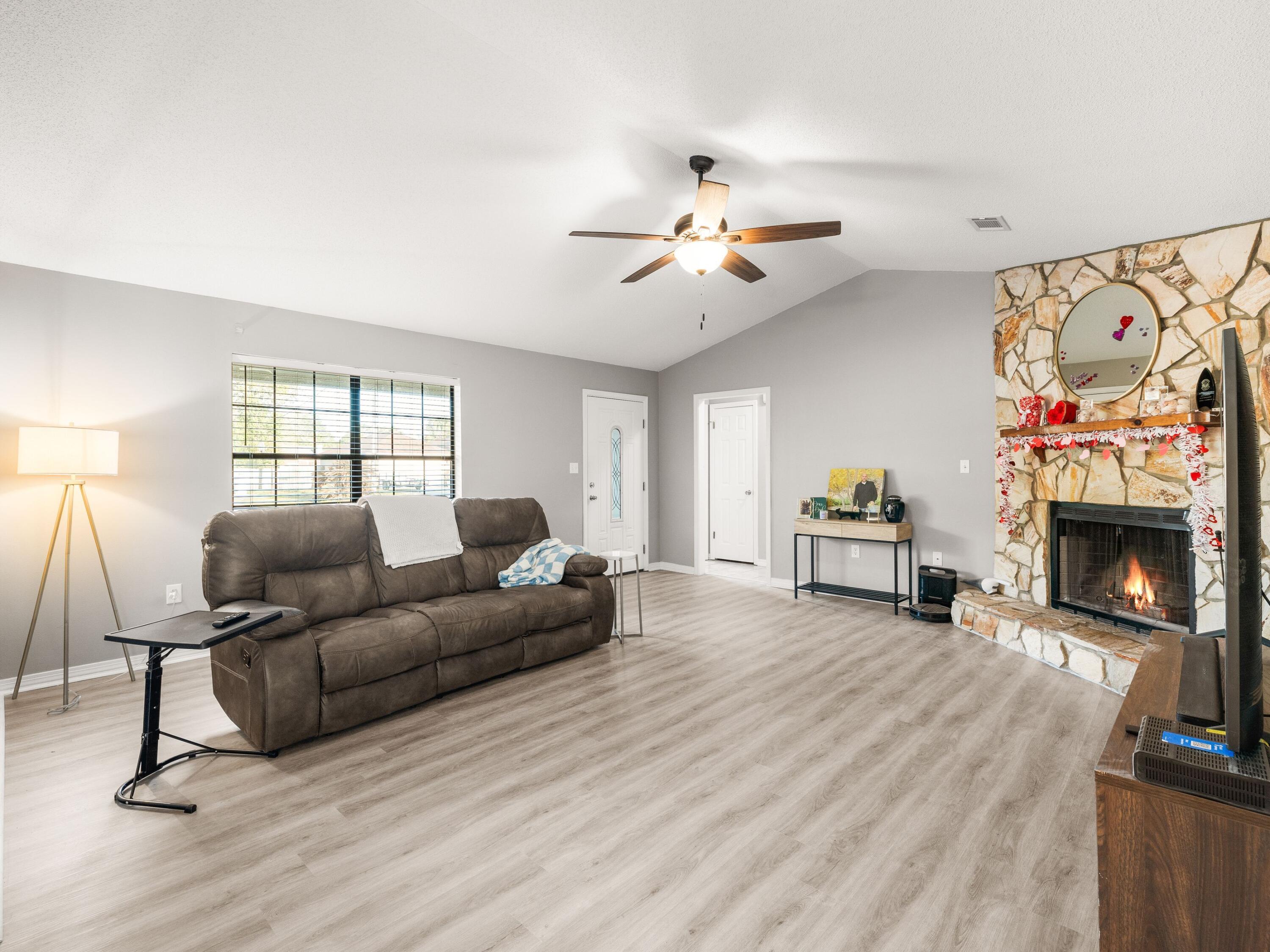 EAST BAY RIVER ESTATES 2ND ADDN - Residential