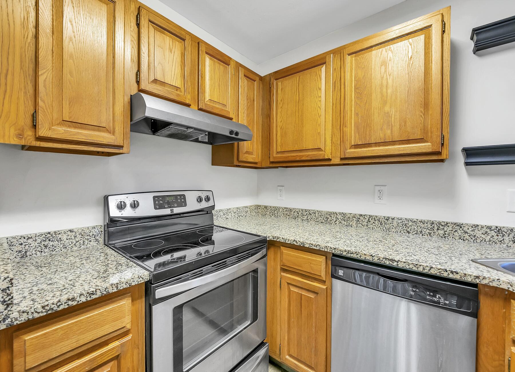 MARINA VIEW T/H AMEND - Residential Lease