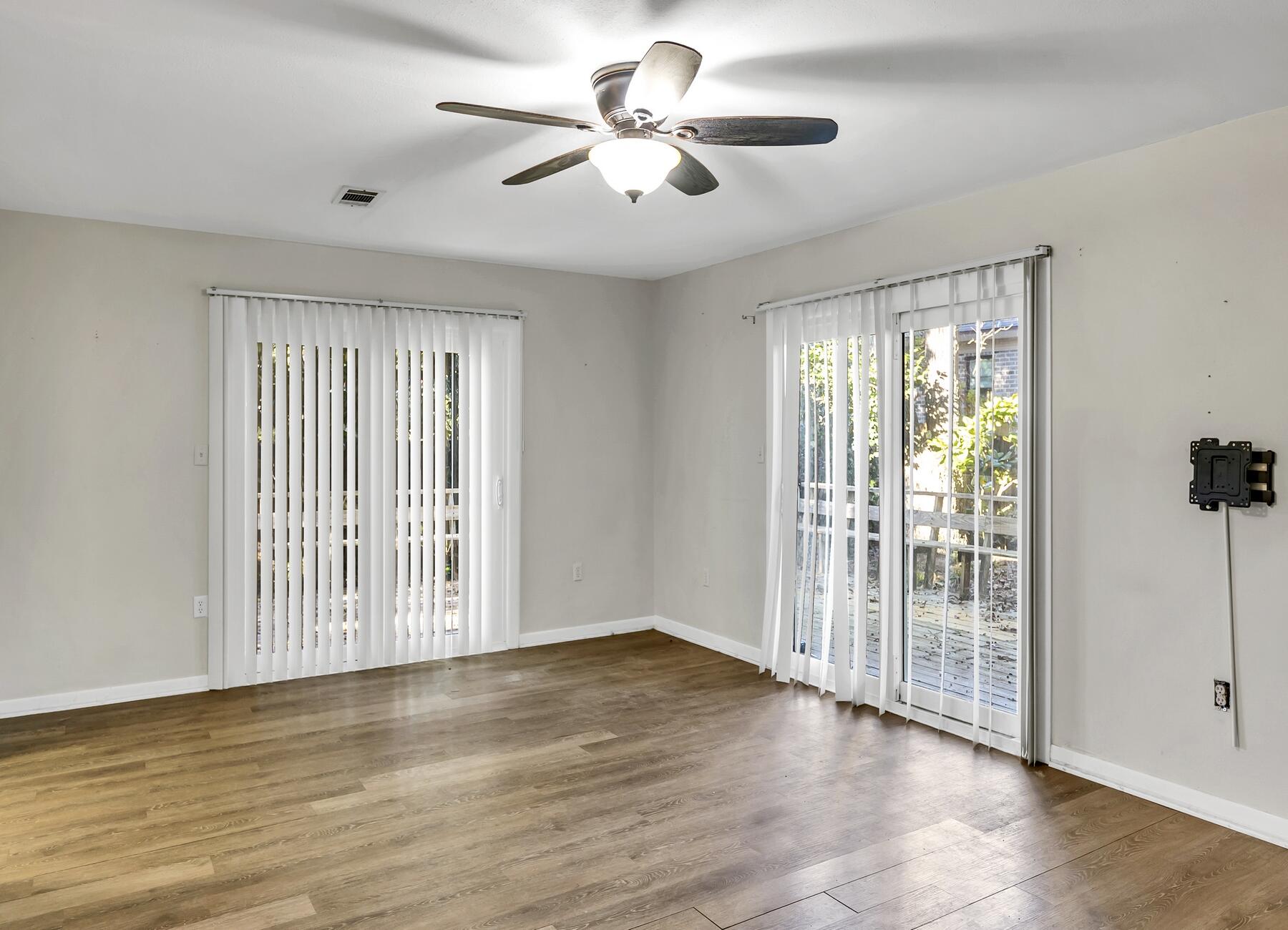 MARINA VIEW T/H AMEND - Residential Lease