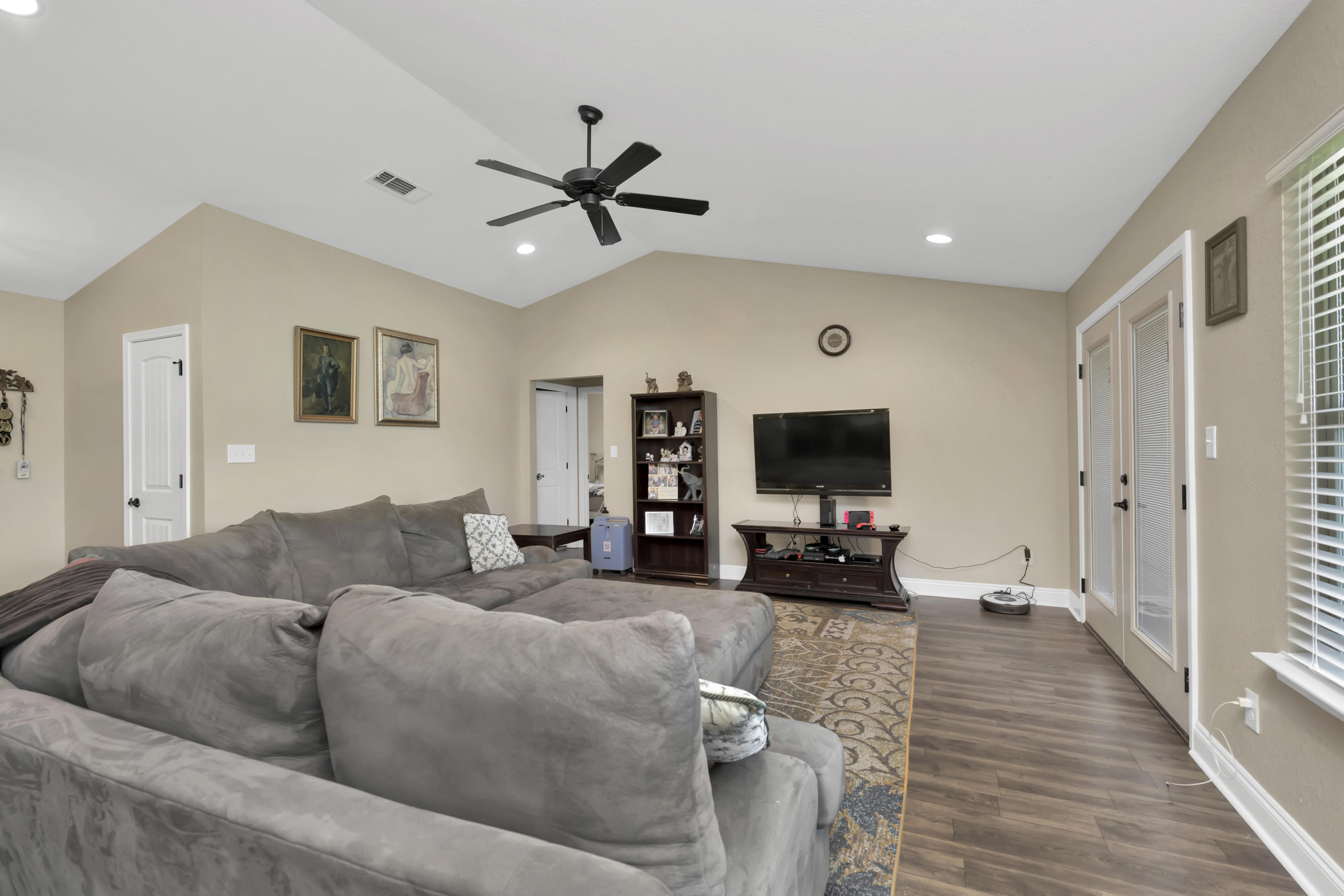 NAVARRE S/D 2ND ADDN - Residential