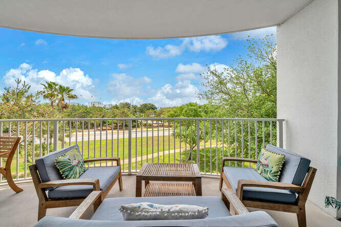 THE PALMS OF DESTIN - Residential