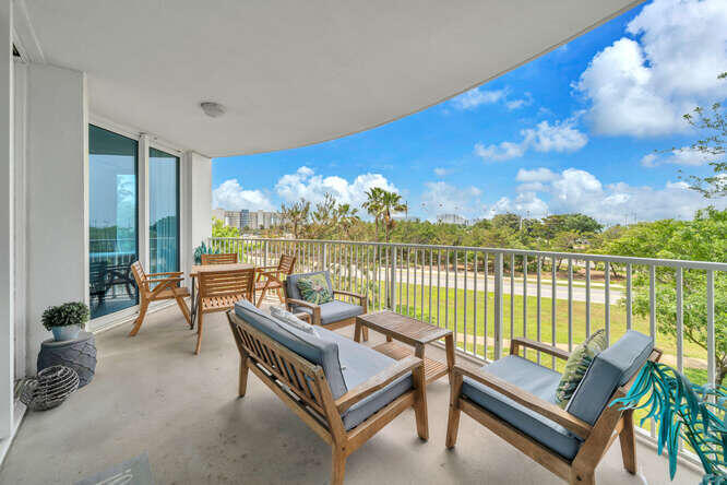 THE PALMS OF DESTIN - Residential