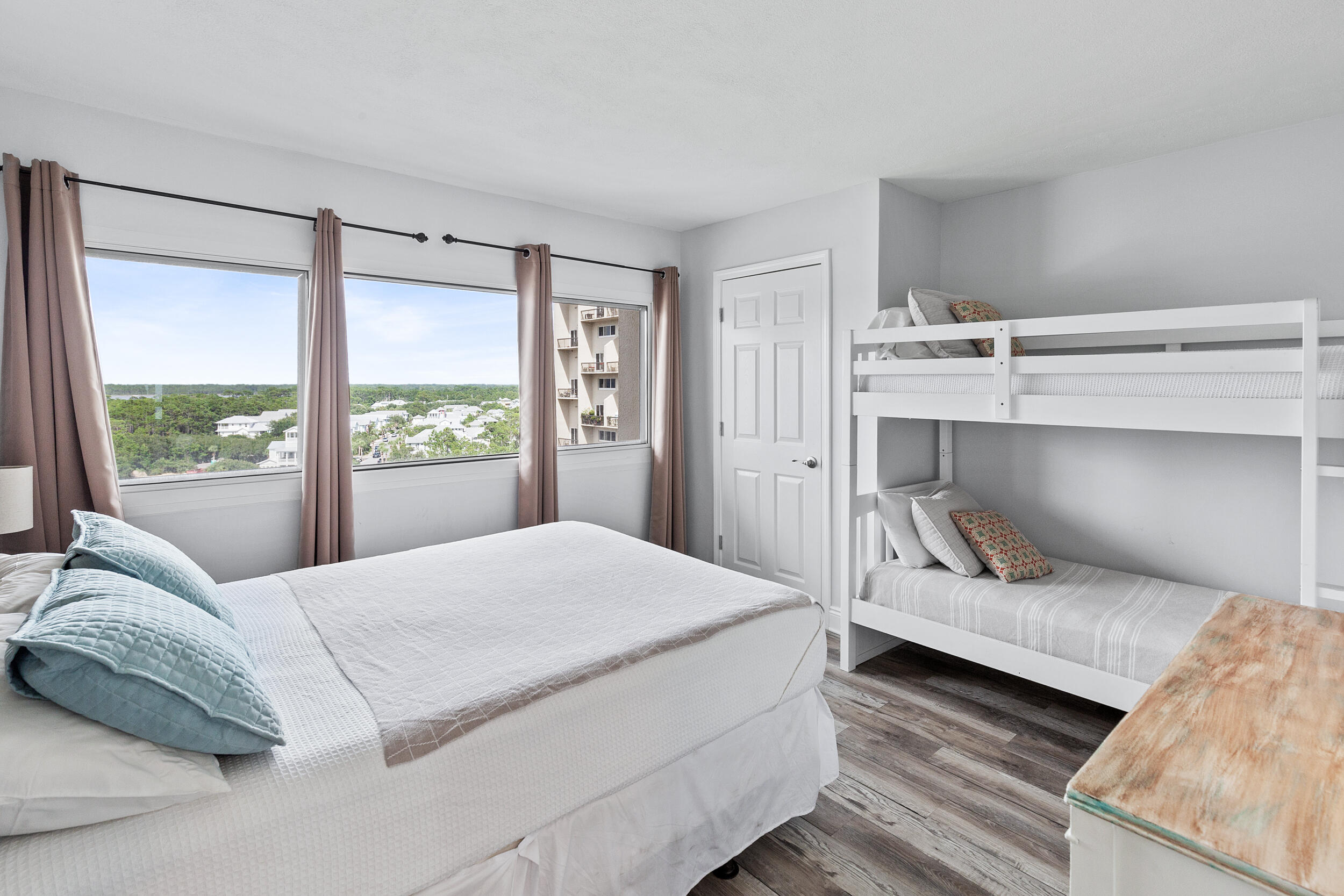 PINNACLE PORT - Residential