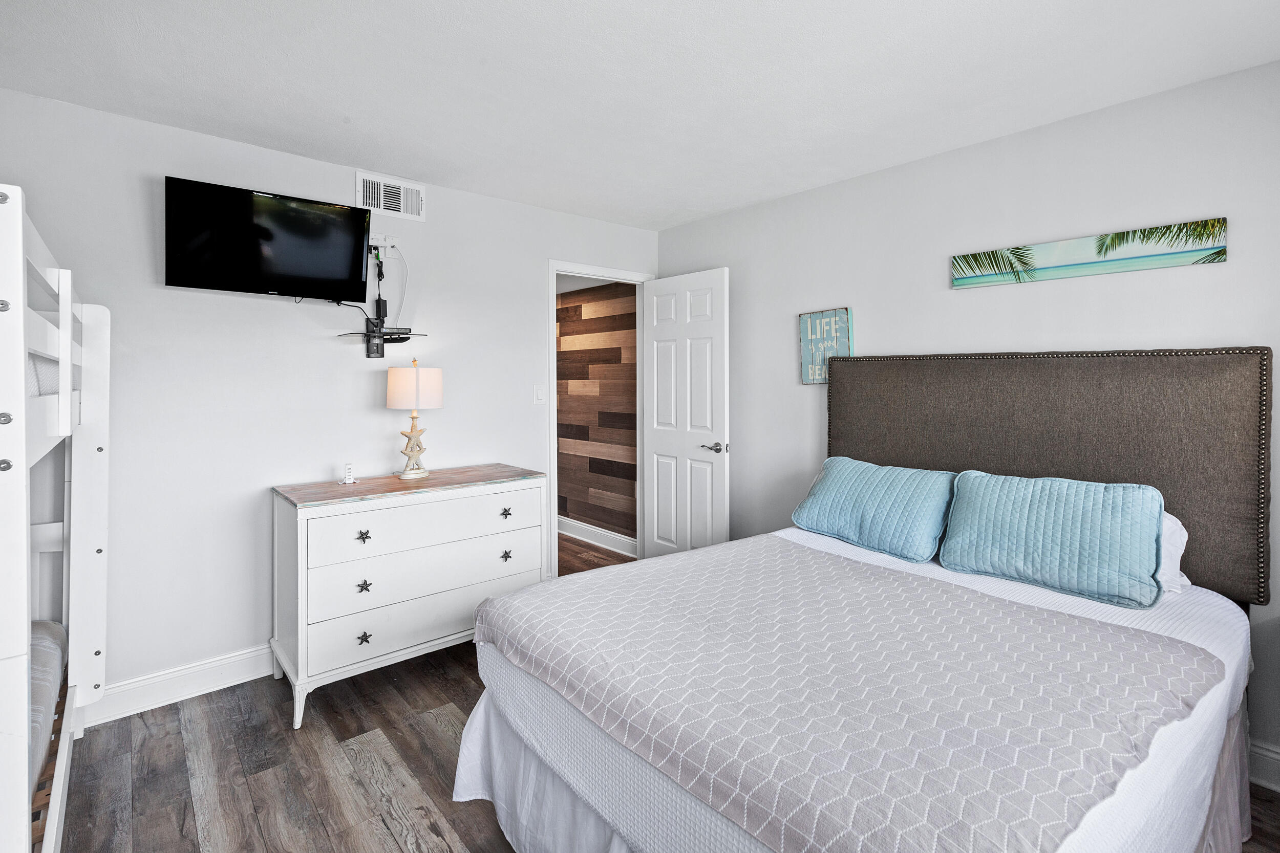 PINNACLE PORT - Residential