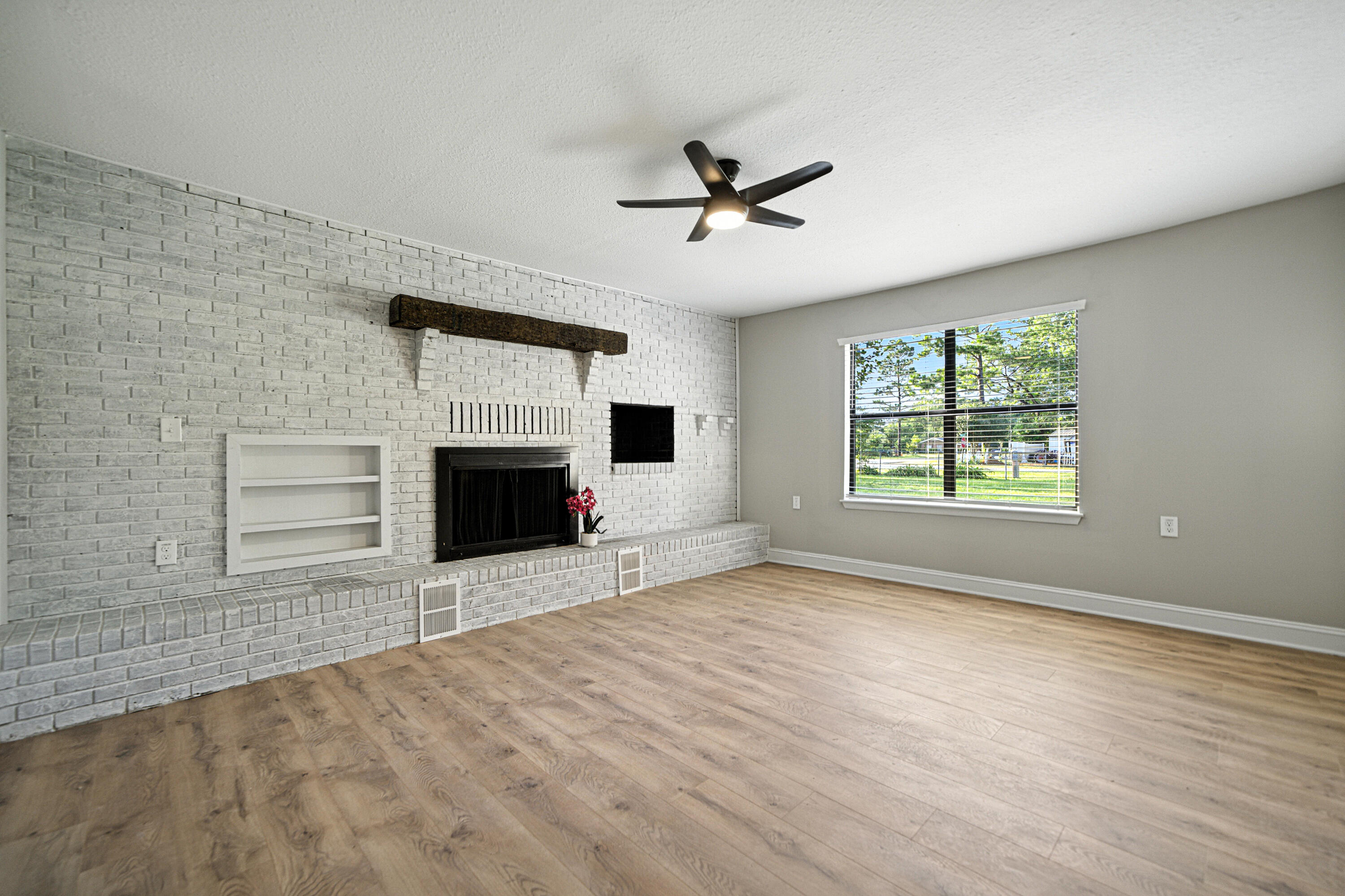 LOT 5 BLK 1 PAXTON HGTS. S/D #2 PB 3-89 OR 727-338 OR 1367-105 OR 3019-2319 OR 3363-3026 - Residential