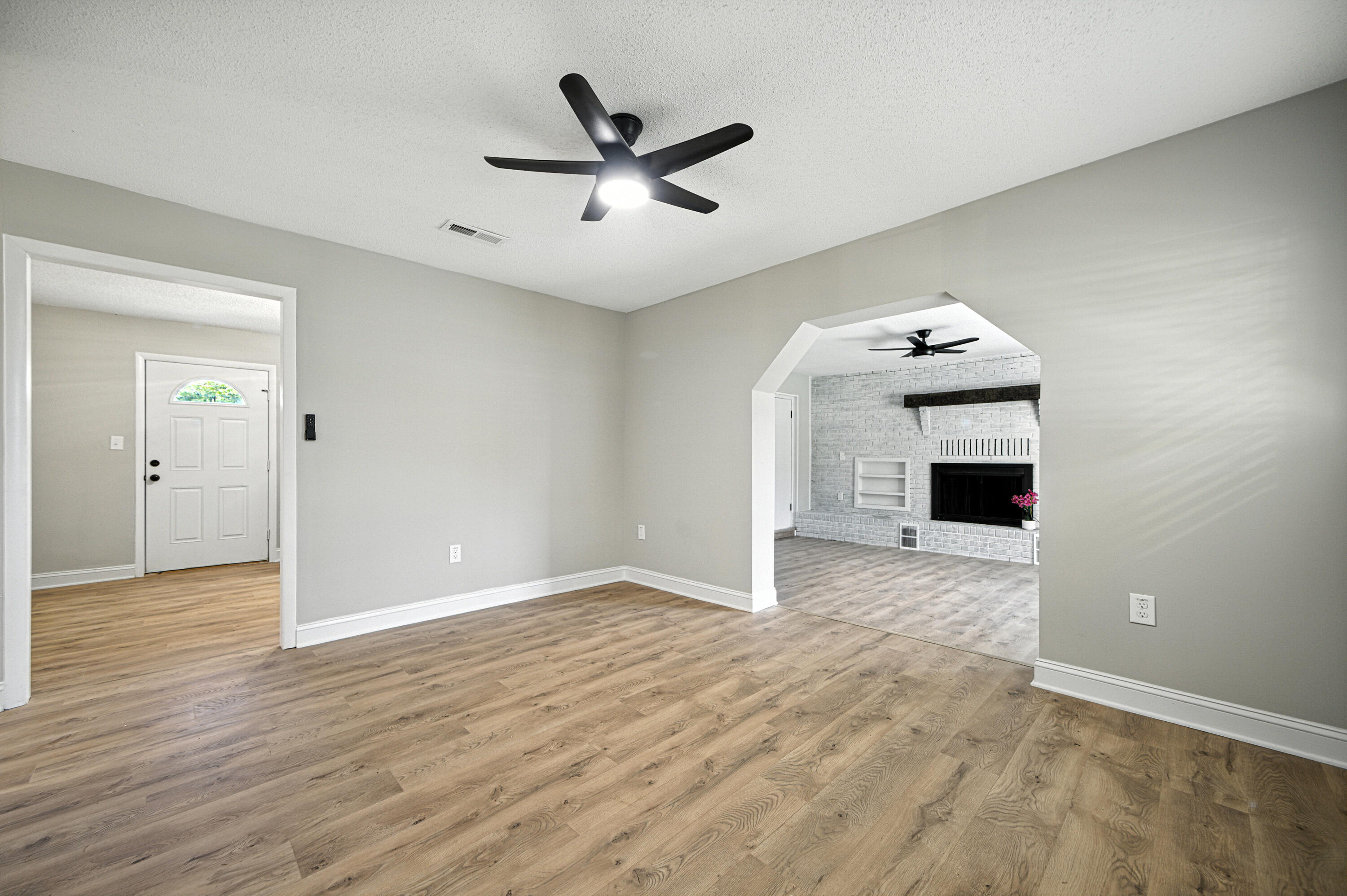 LOT 5 BLK 1 PAXTON HGTS. S/D #2 PB 3-89 OR 727-338 OR 1367-105 OR 3019-2319 OR 3363-3026 - Residential