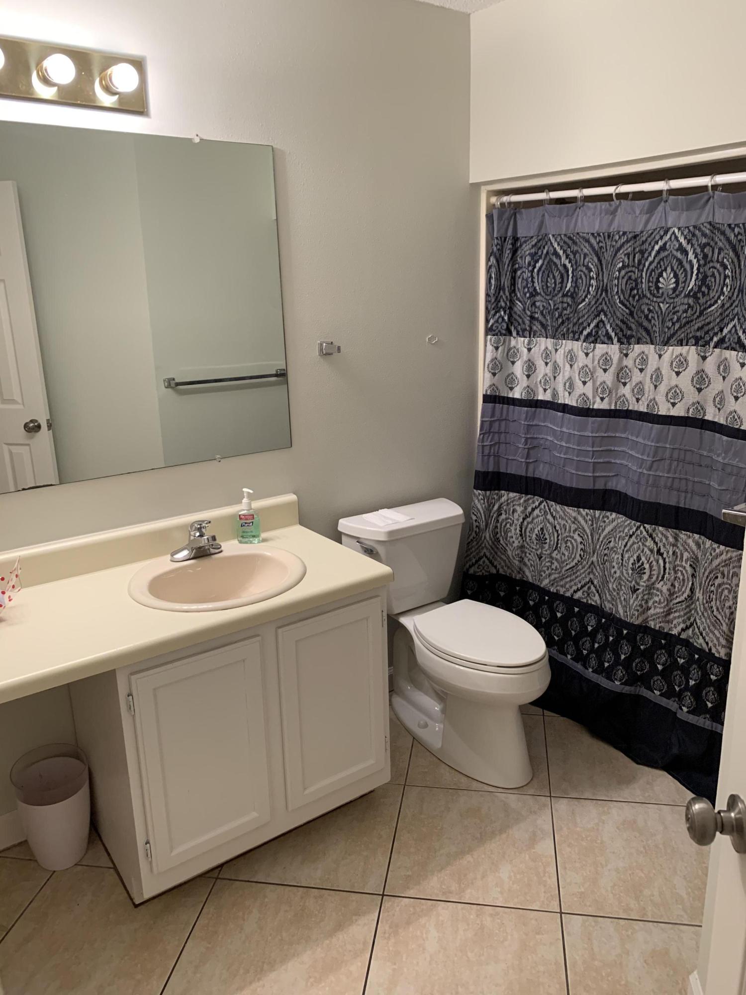 LAKESIDE CONDO AT BLUEWATER BAY - Residential